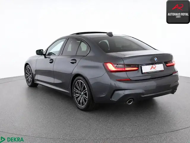 BMW 3 Series view 3