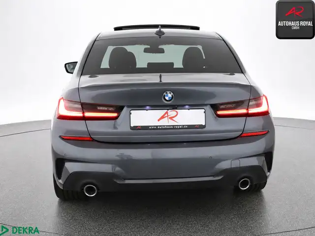BMW 3 Series view 4
