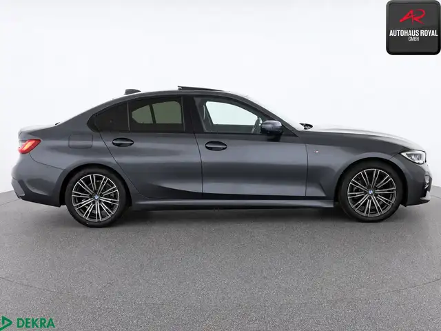 BMW 3 Series view 6