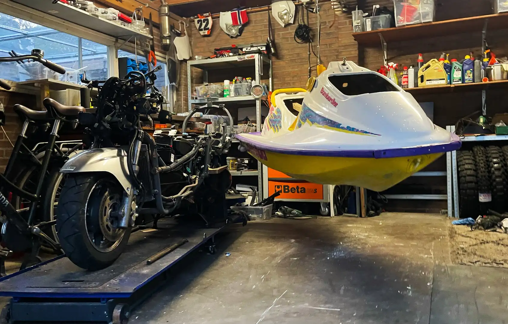 Suzuki Burgman 400 Scootski Geel - 2