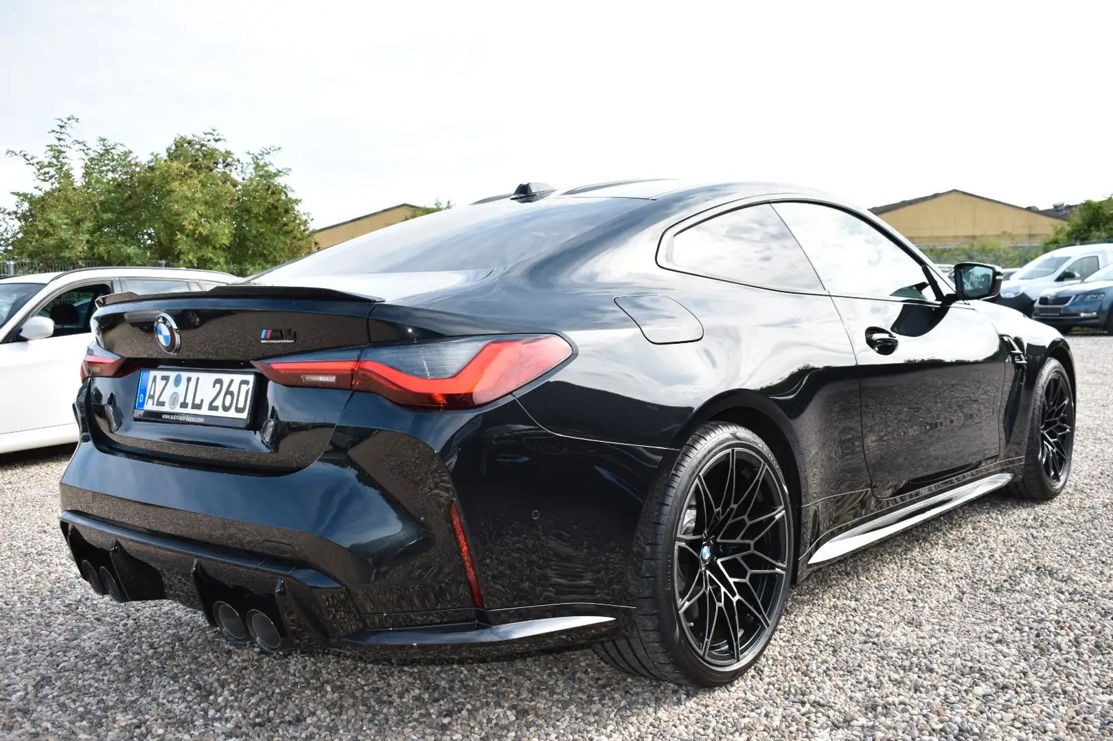 BMW M4 Coupe xDrive Competition Schwarz - 2