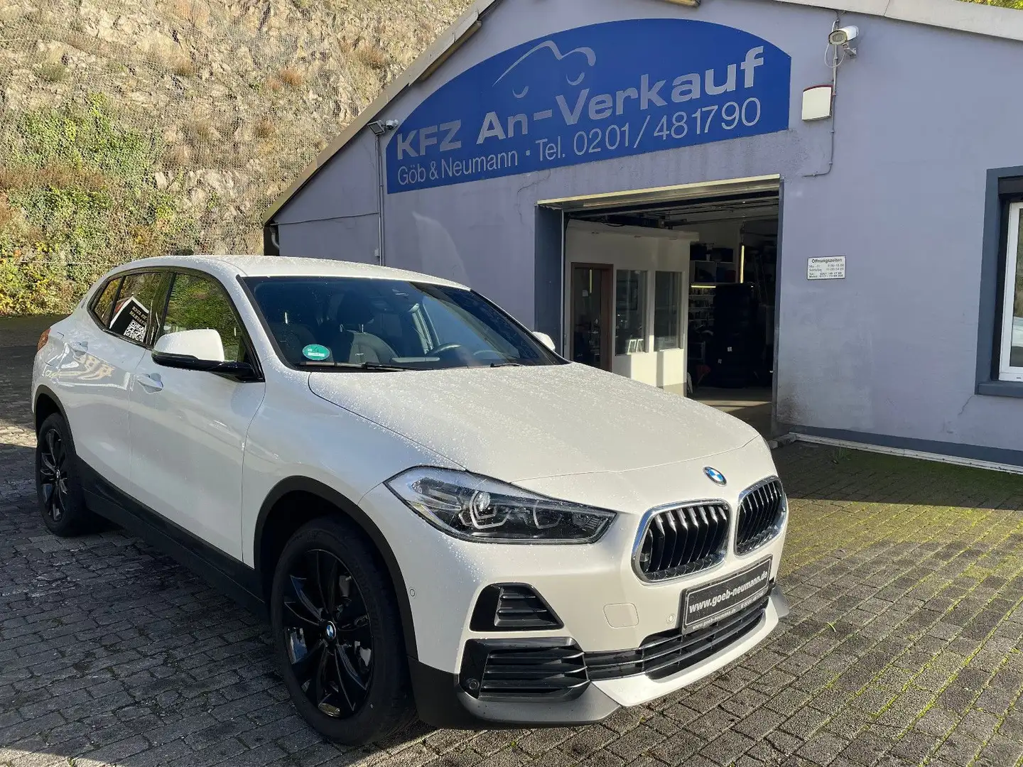 BMW X2 sDrive18i Advantage Plus Aut. Navi LED DAB 18" Weiß - 1