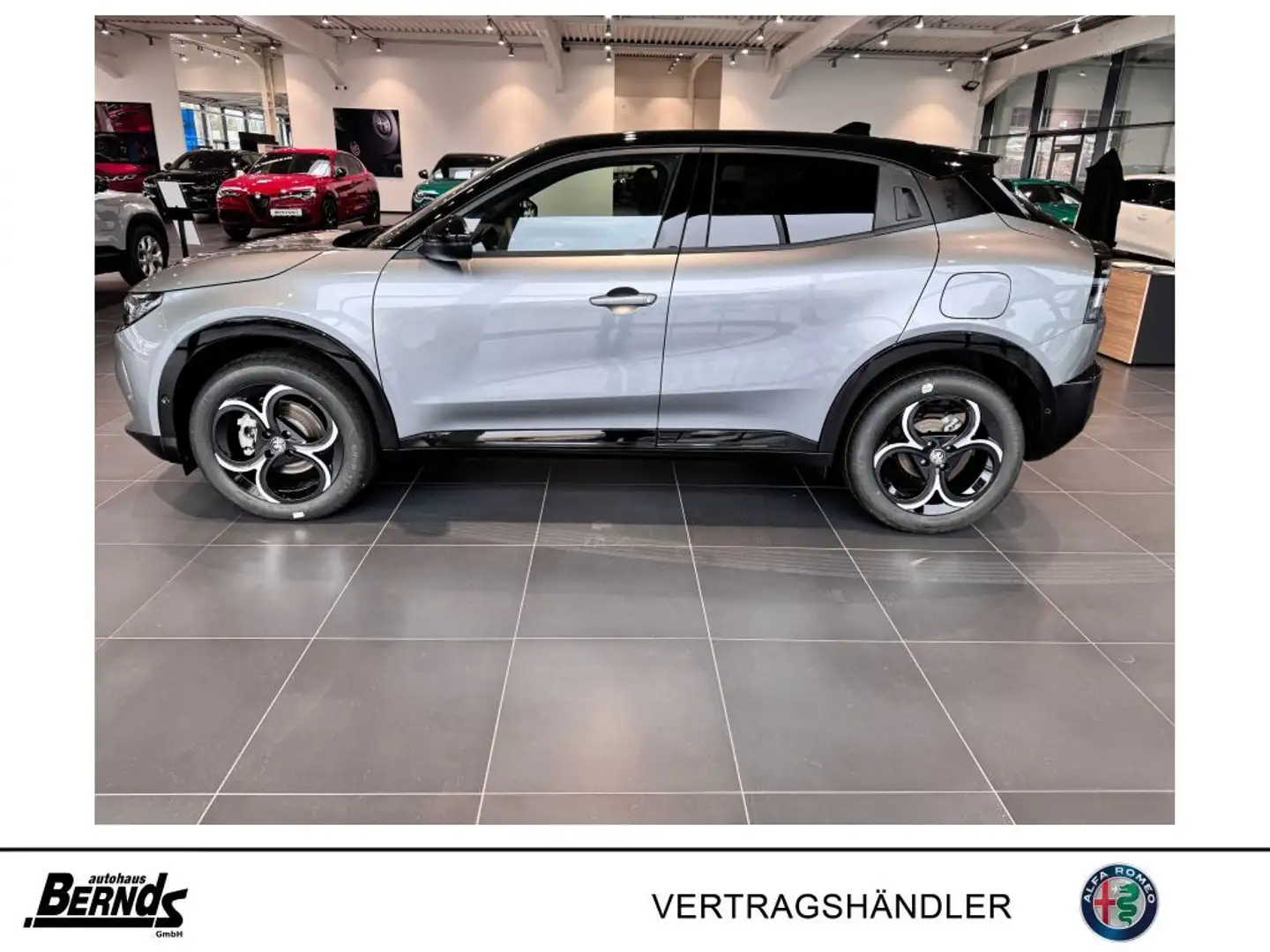 Alfa Romeo Junior 1.2 VGT Ibrida Ti Grau - 2