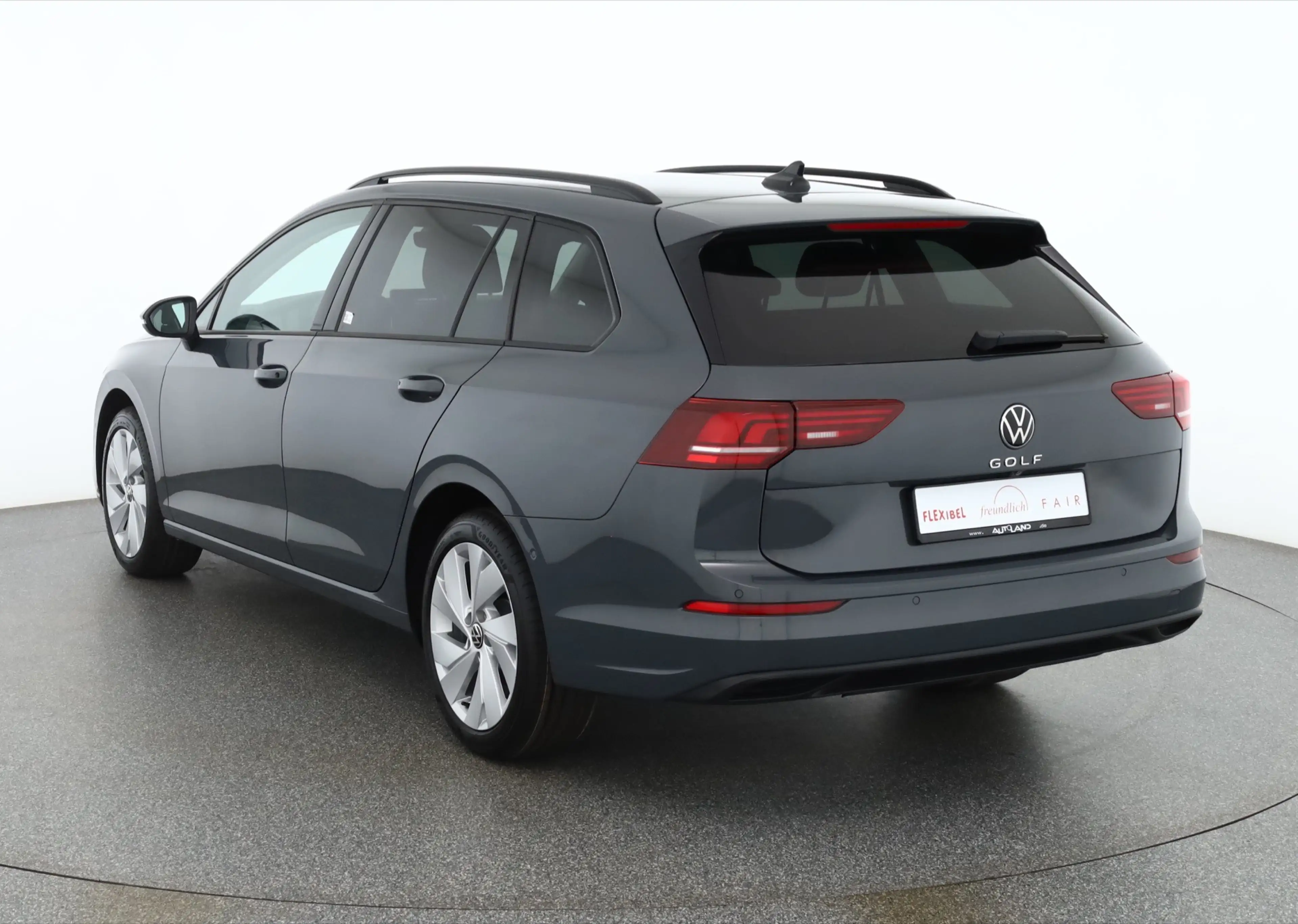 Volkswagen Golf VIII Variant 1.5 TSI LED ACC Kamera — photo 3