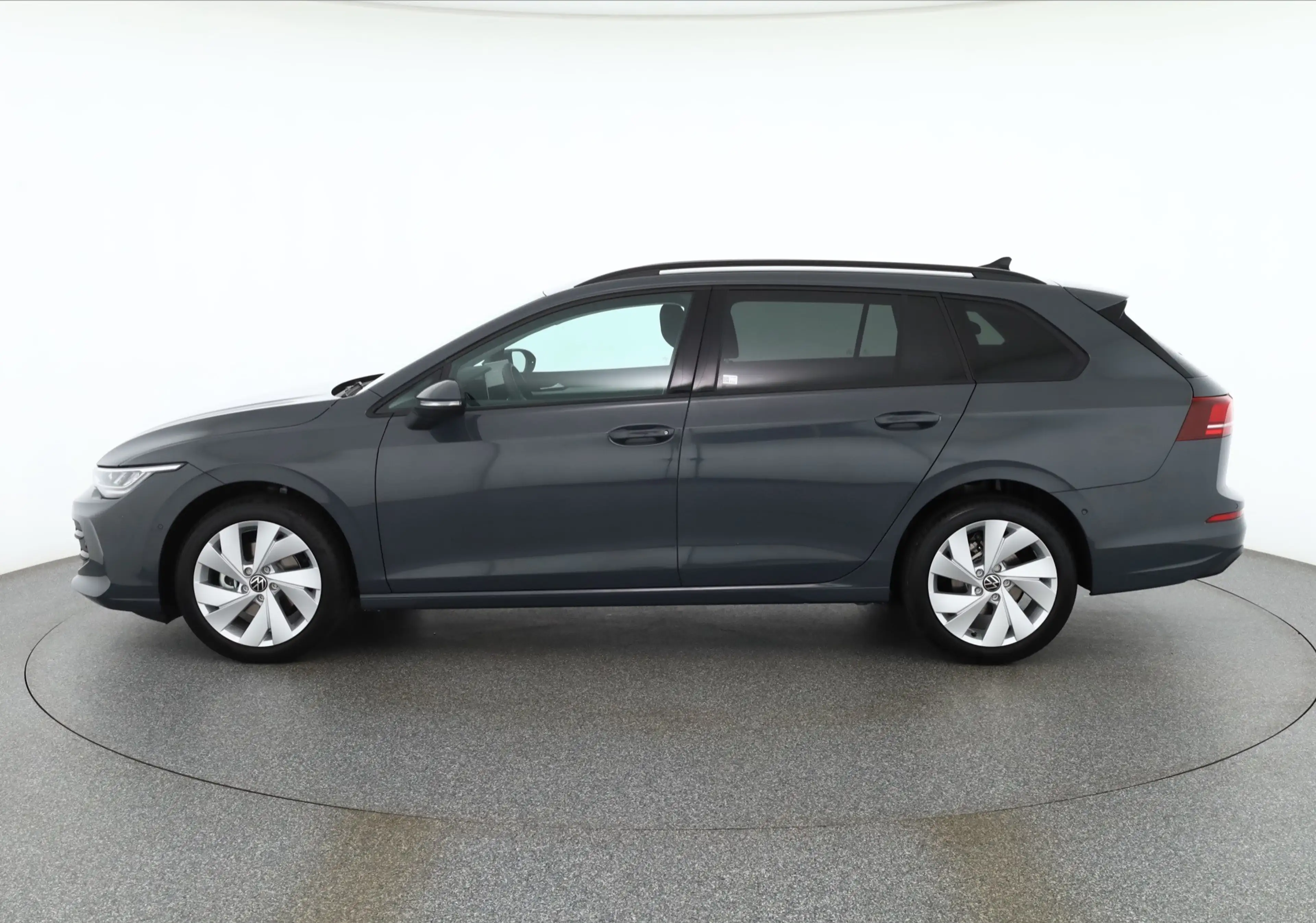 Volkswagen Golf VIII Variant 1.5 TSI LED ACC Kamera — photo 2