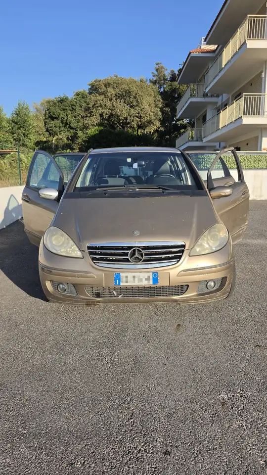 Mercedes-Benz A 180