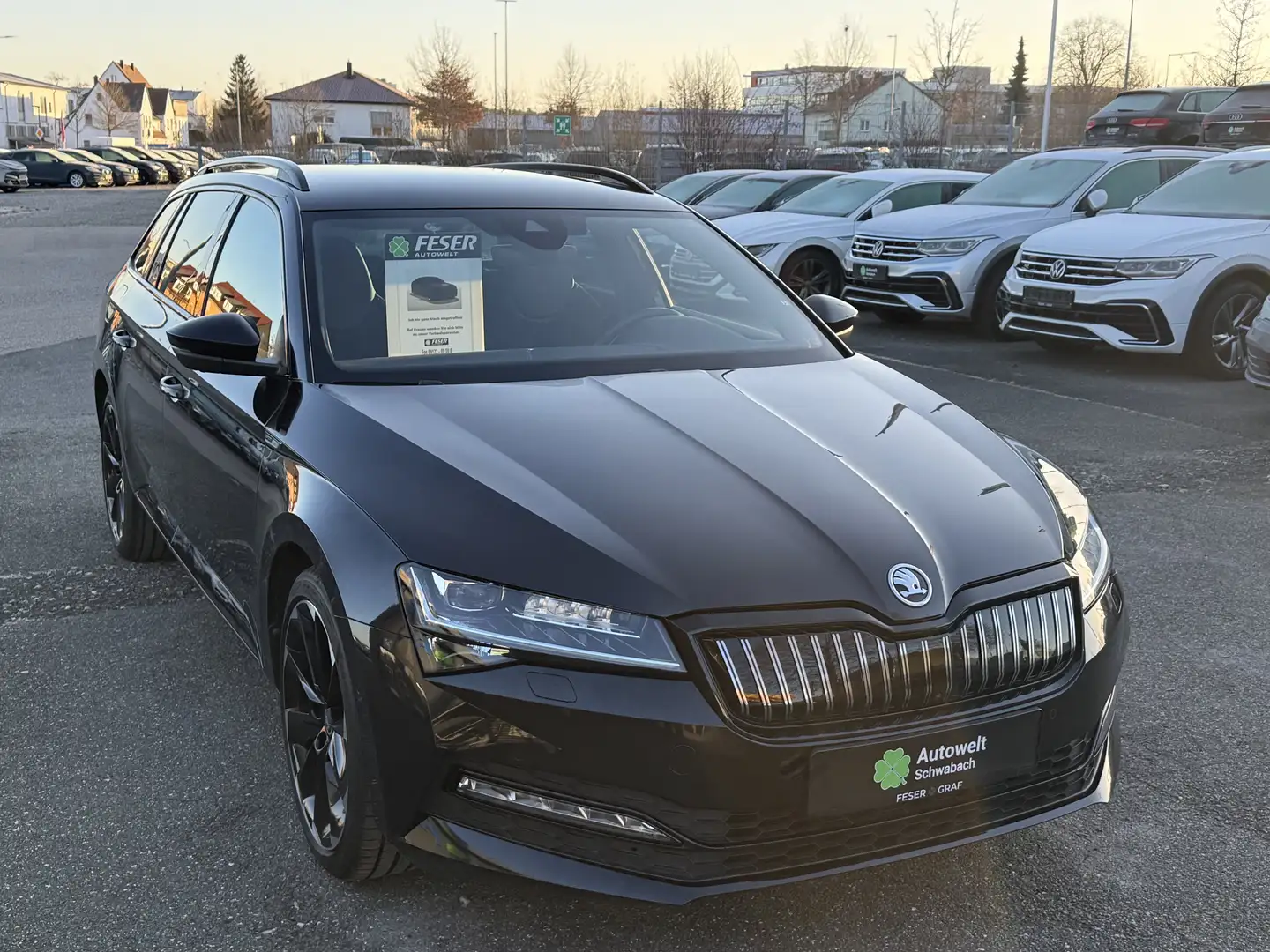 Skoda Superb Sportline 1.4 e TSI AHK 360° 4X SHZ NAVI LED Schwarz - 2