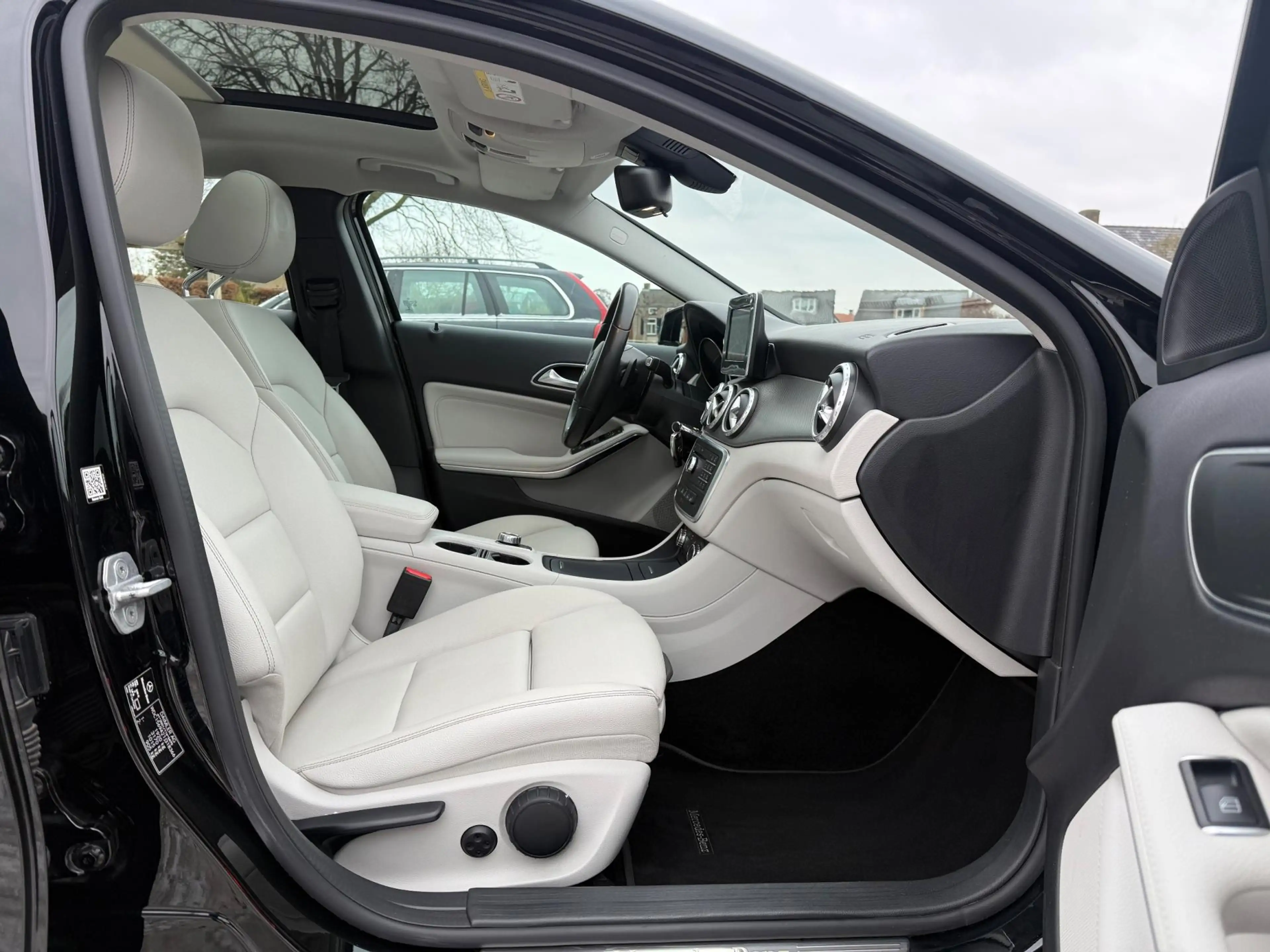 Mercedes-Benz GLA 180 Ambition Automaat | Camera | PanoDak | Org. NL | L — photo 8