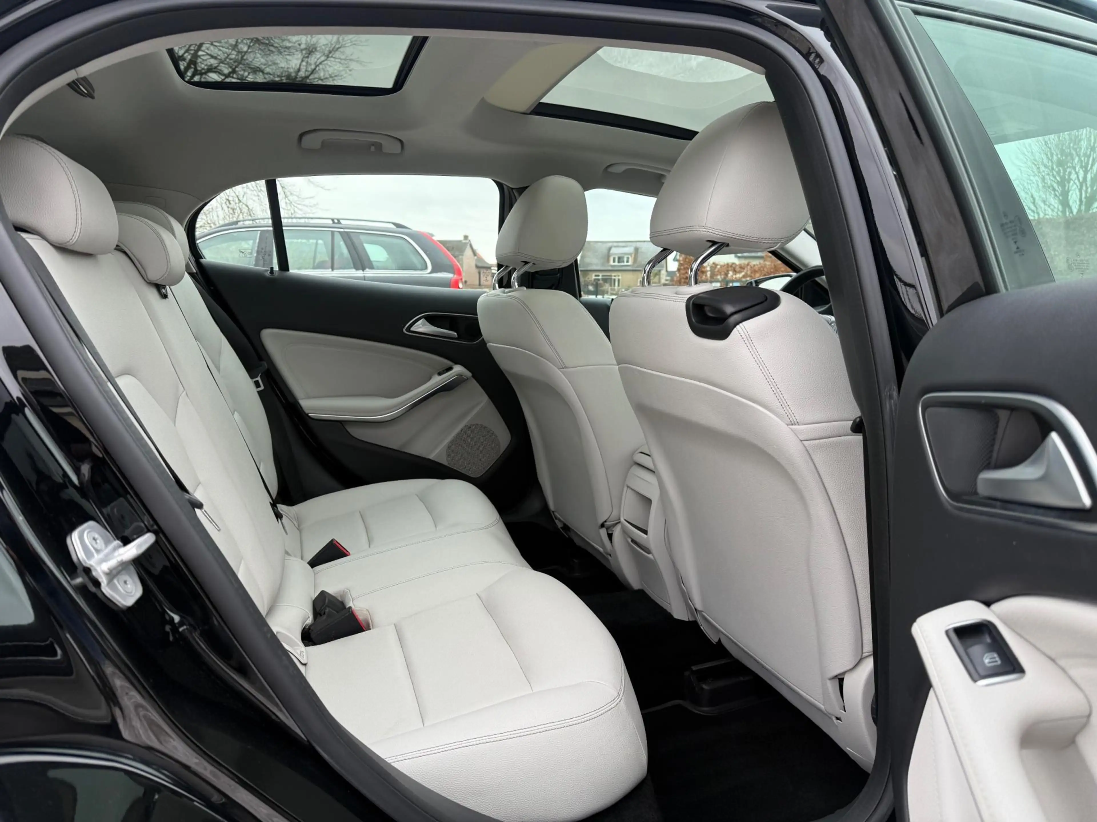 Mercedes-Benz GLA 180 Ambition Automaat | Camera | PanoDak | Org. NL | L — photo 9
