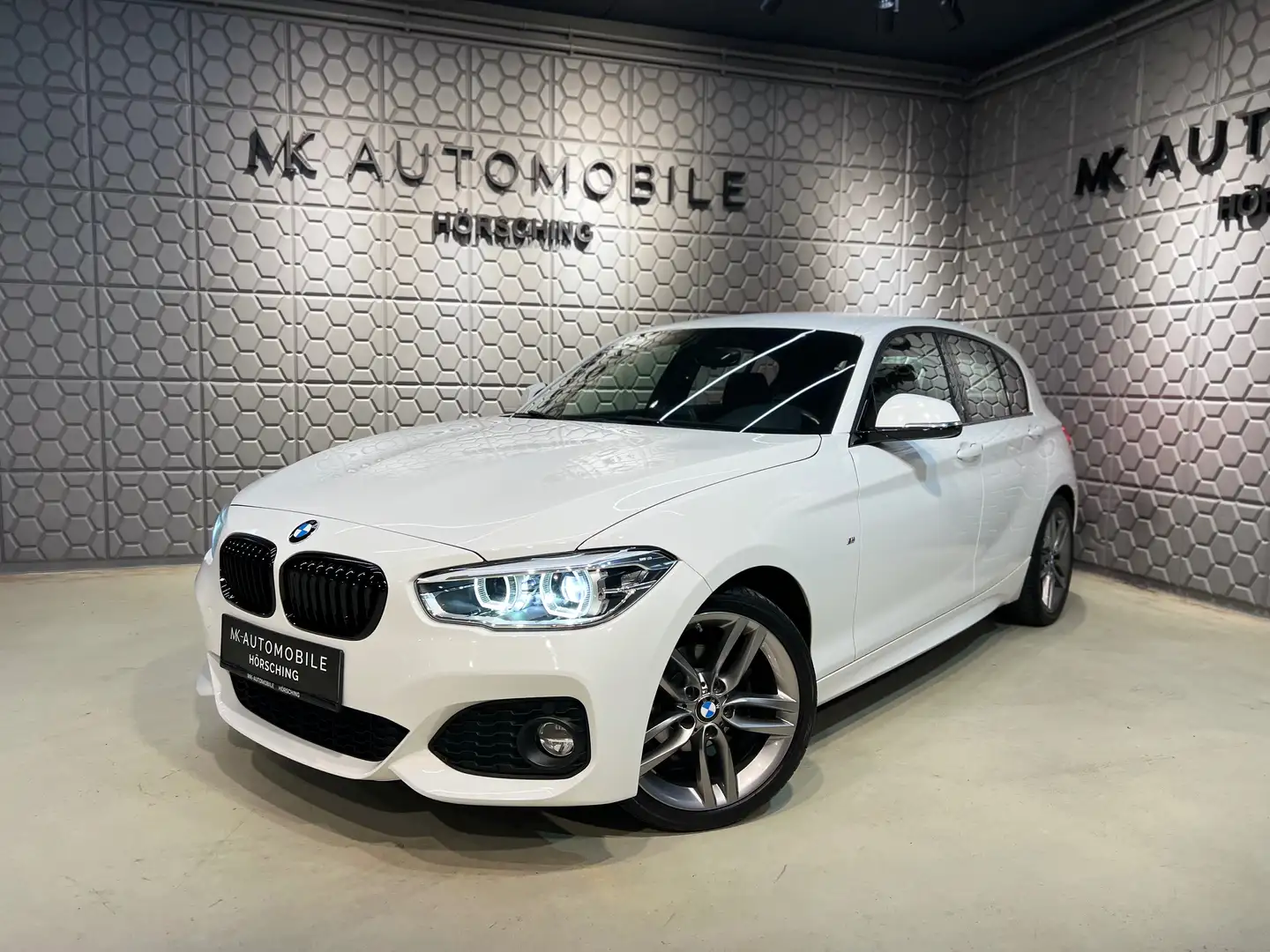 BMW 118 i M Sport*ALCANTARA*SITZHEIZUNG*XENON*NAVI*ISOFIX* Weiß - 1