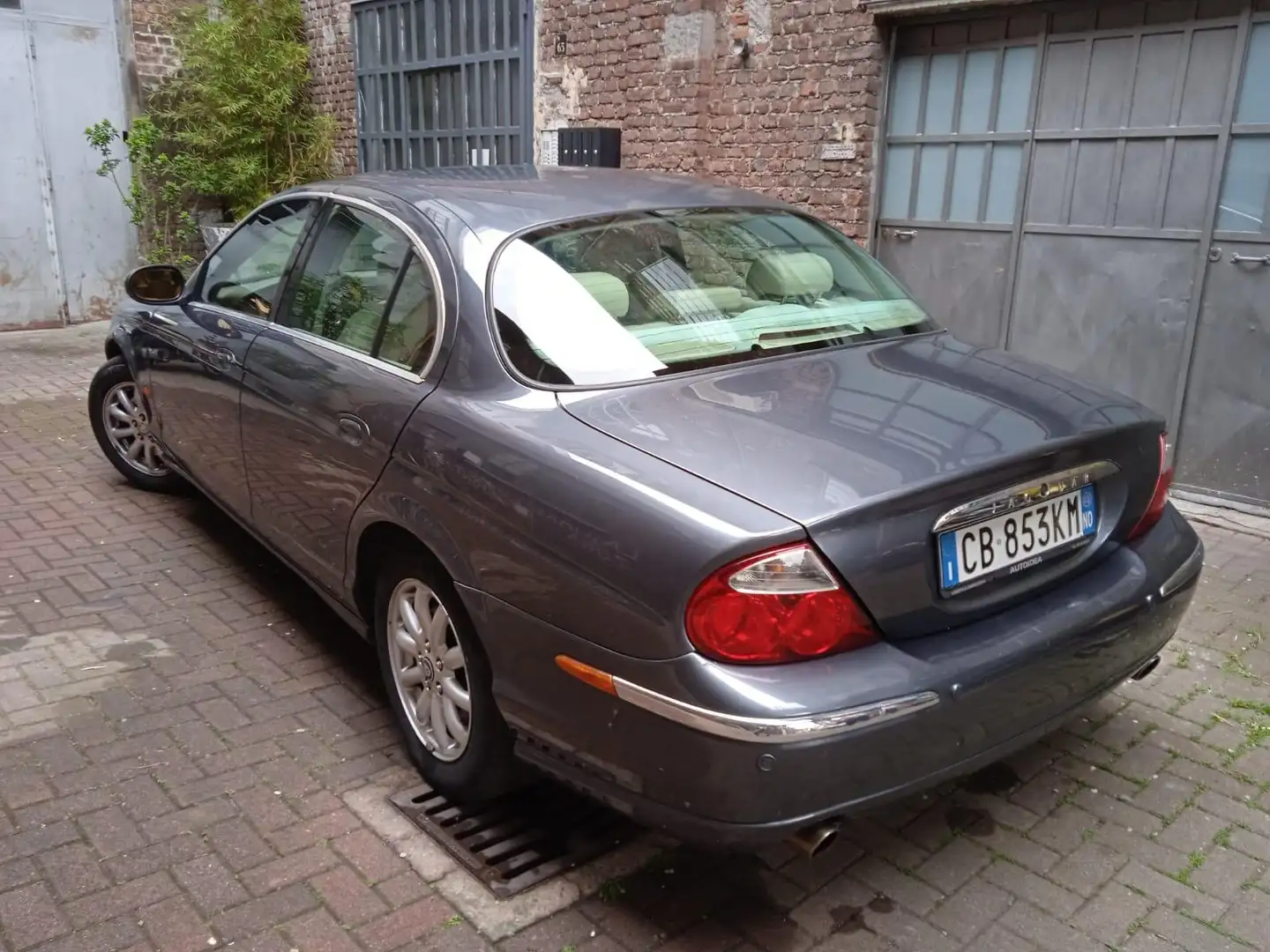 Jaguar S-Type S-Type 2.5 V6 Executive auto Grey - 2