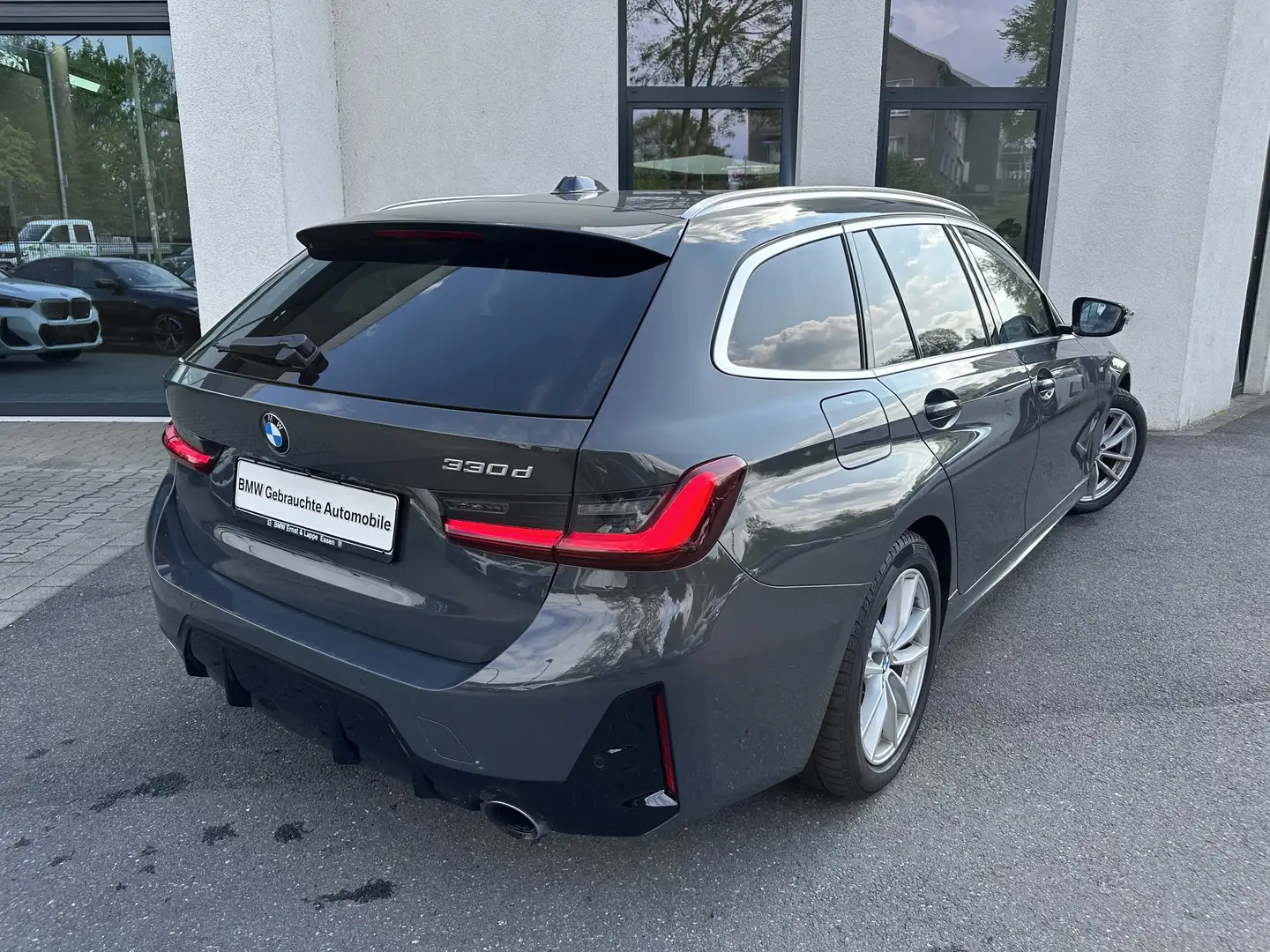BMW 330 d Tour M Sport || HeadUp Pano eSitze Stop&Go Gris - 2