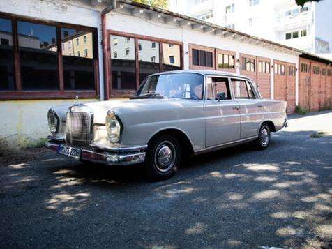 Second hand Mercedes Benz 220 