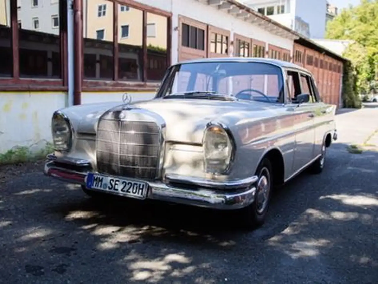 Mercedes-Benz 220 SE b (W111) Limousine, foto 2