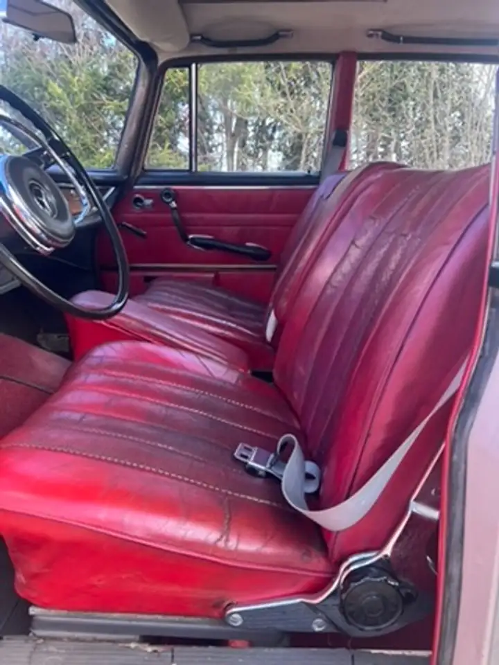 Mercedes-Benz 220 SE b (W111) Limousine, foto 9