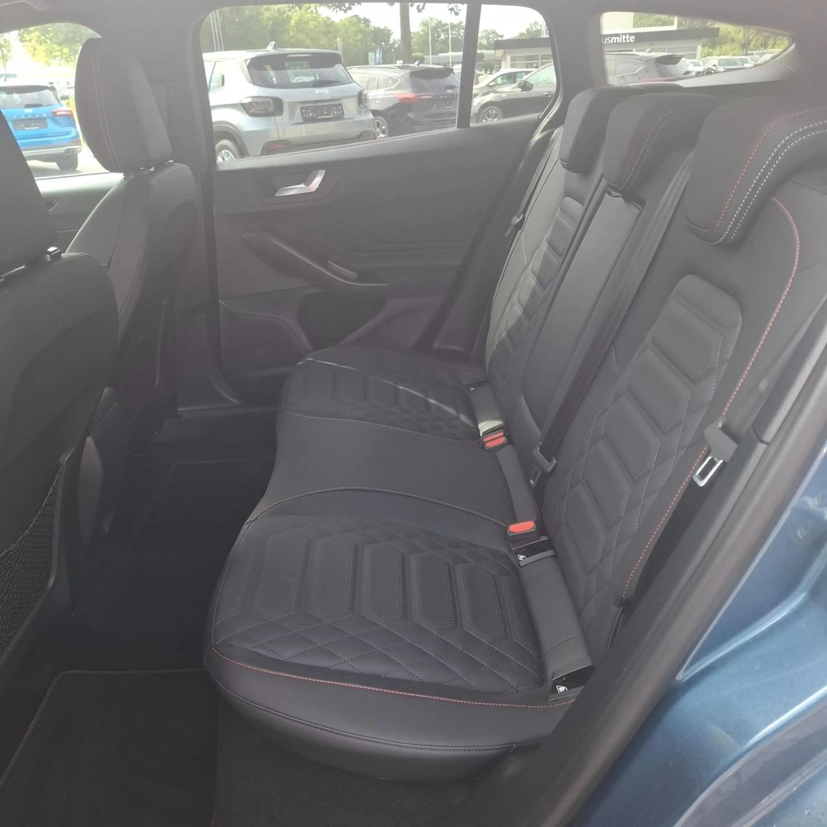 Ford Focus ST-Line X  ACC+Panoramadach+Head-Up — photo 10