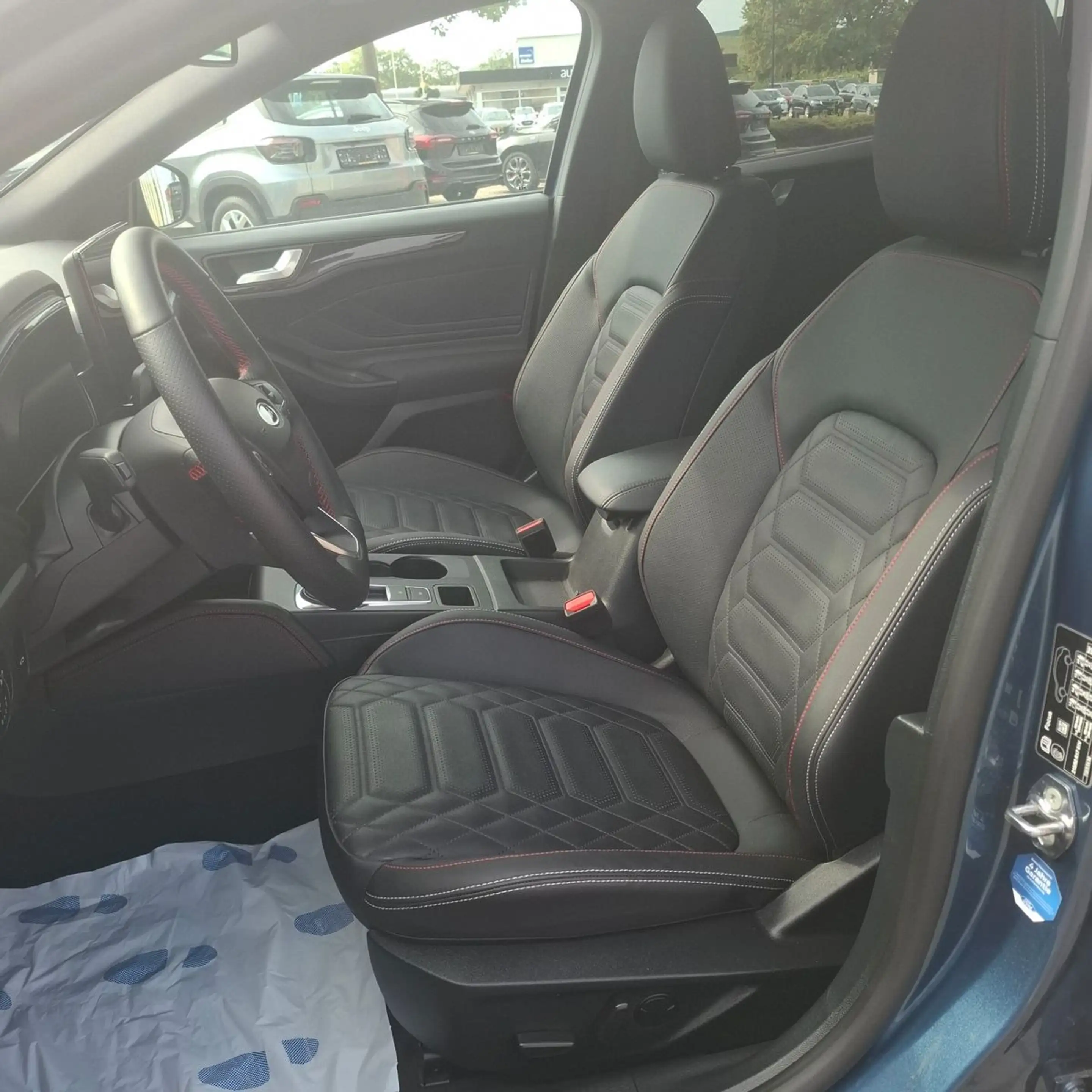 Ford Focus ST-Line X  ACC+Panoramadach+Head-Up — photo 9