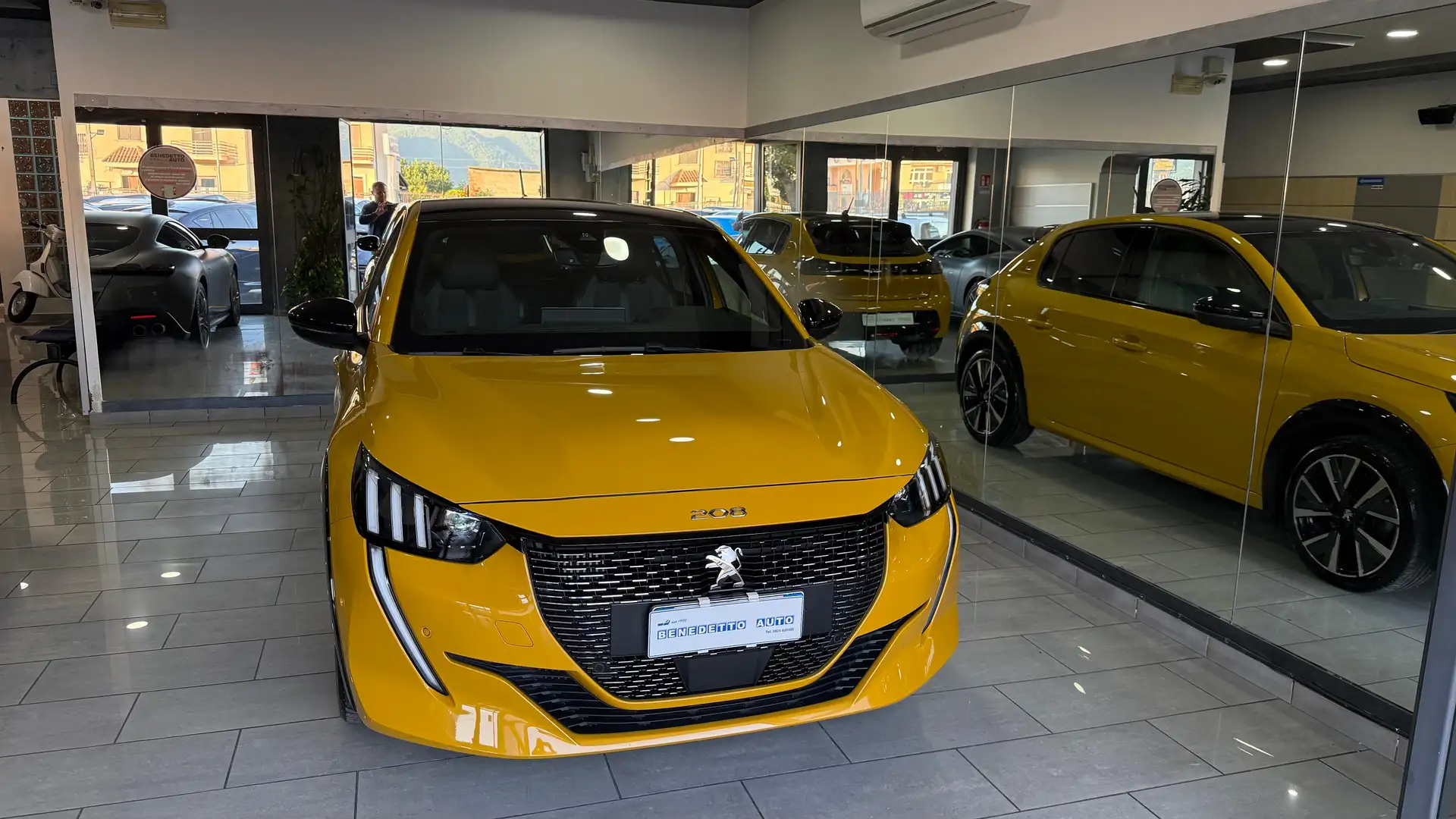 Peugeot 208 1.2 puretech GT Pack s BICOLORE AUTOMATICA Jaune - 2