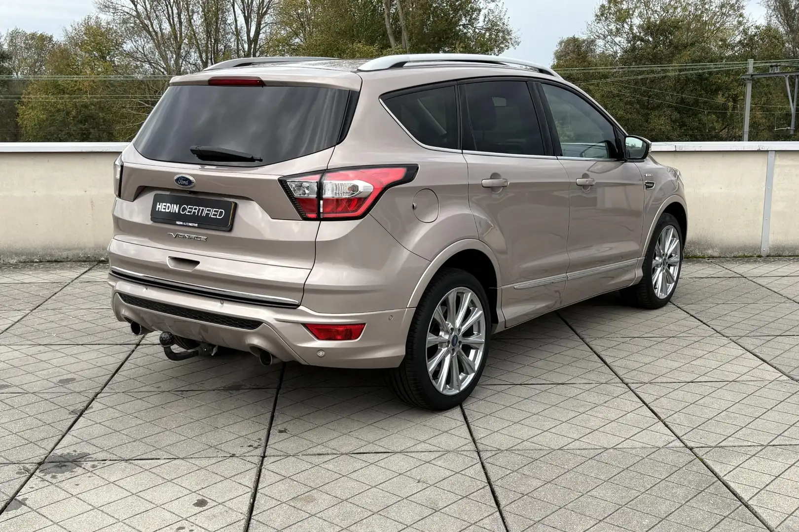 Ford Kuga 1.5 EcoBoost Vignale | Trekhaak | Panoramadak | Dr Gris - 2