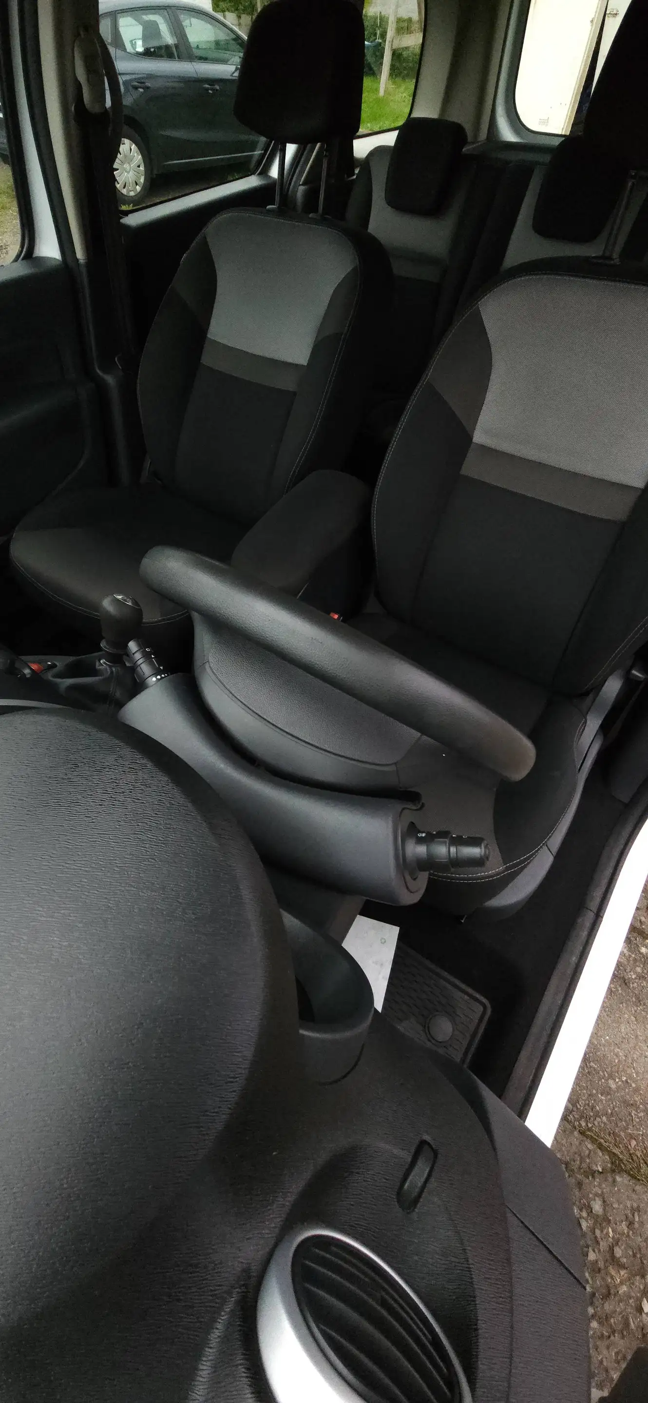 Renault Kangoo Kangoo 1.2 TCe Limited — photo 15