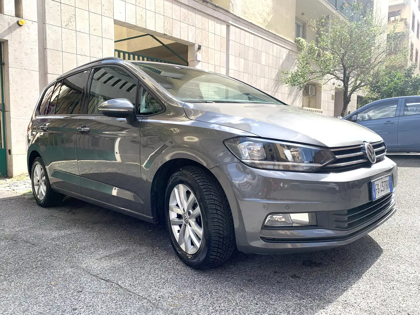 Volkswagen Touran 1.6 tdi Comfortline Business - 2