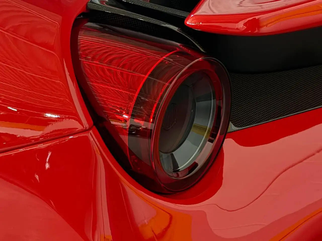 Ferrari 488 снимка Ferrari 488