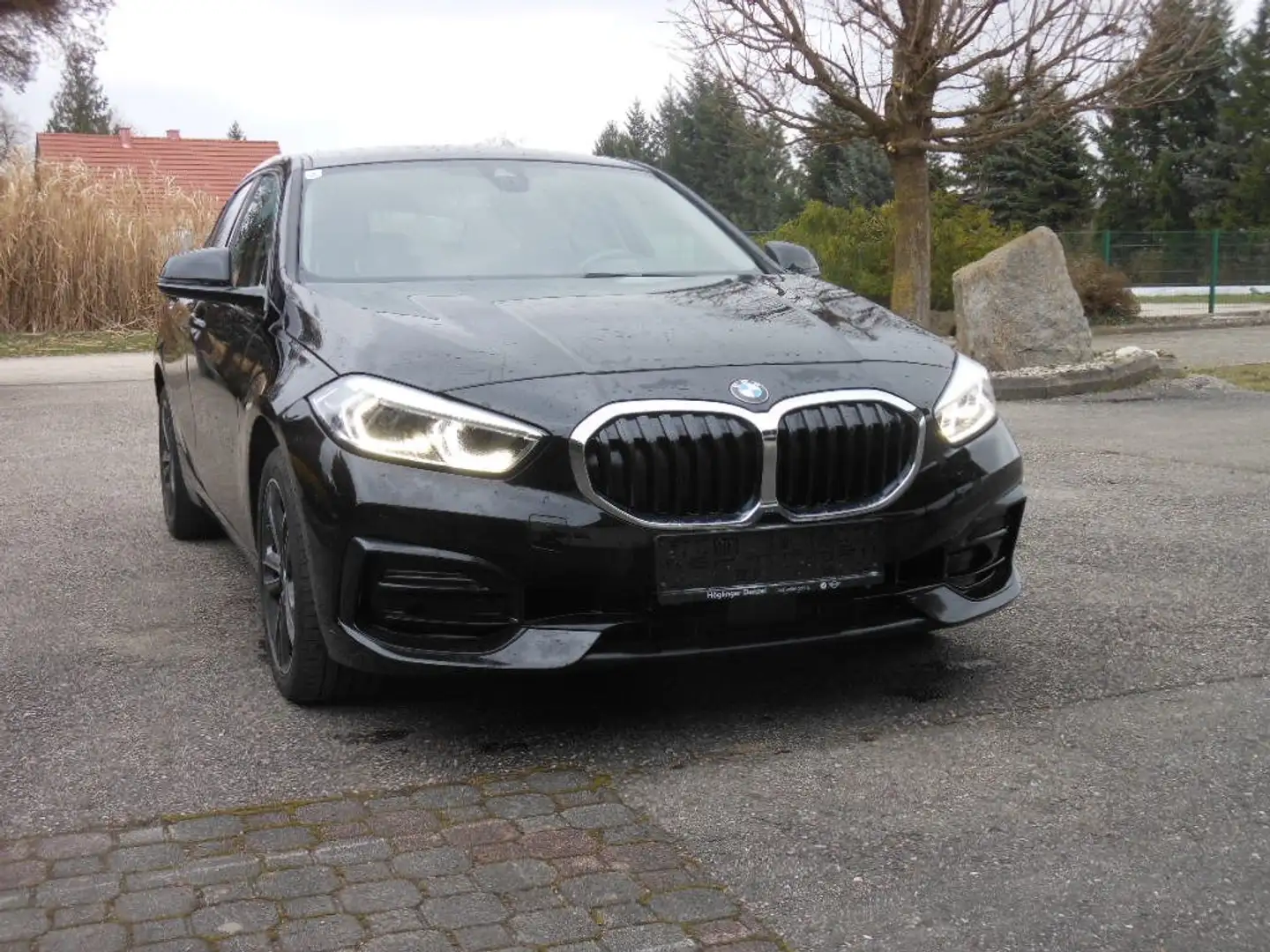 BMW 118 118 d Sport Line   *   V E R K A U F T   * Schwarz - 1