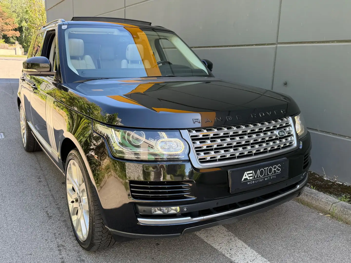 Land Rover Range Rover //EXPORT//VOLL//PANO//KREDIT//V8// Schwarz - 2