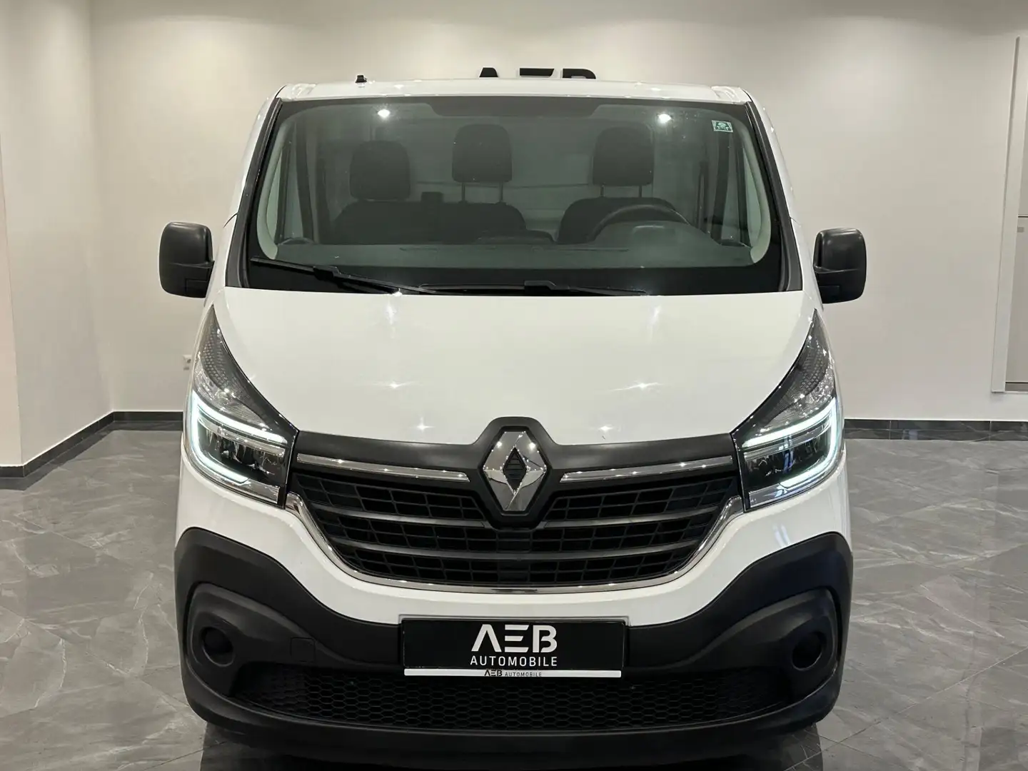 Renault Trafic Passenger Expression dCi 120 Weiß - 2