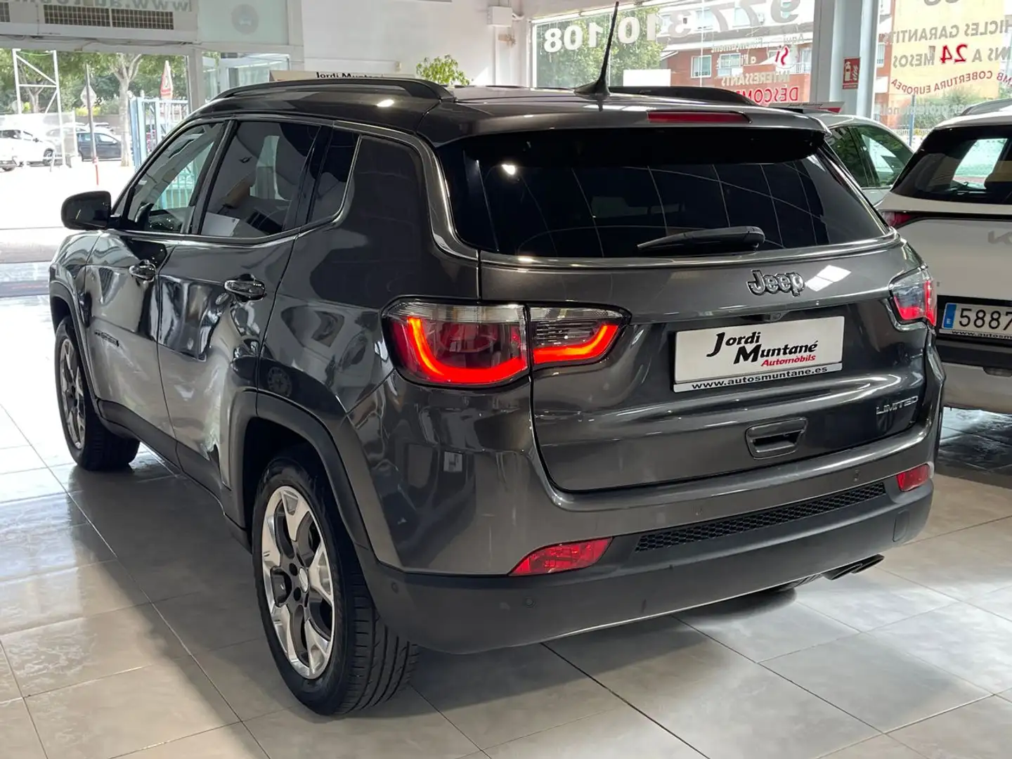 Jeep Compass 1.4 Multiair Limited 4x2 103kW Zilver - 2