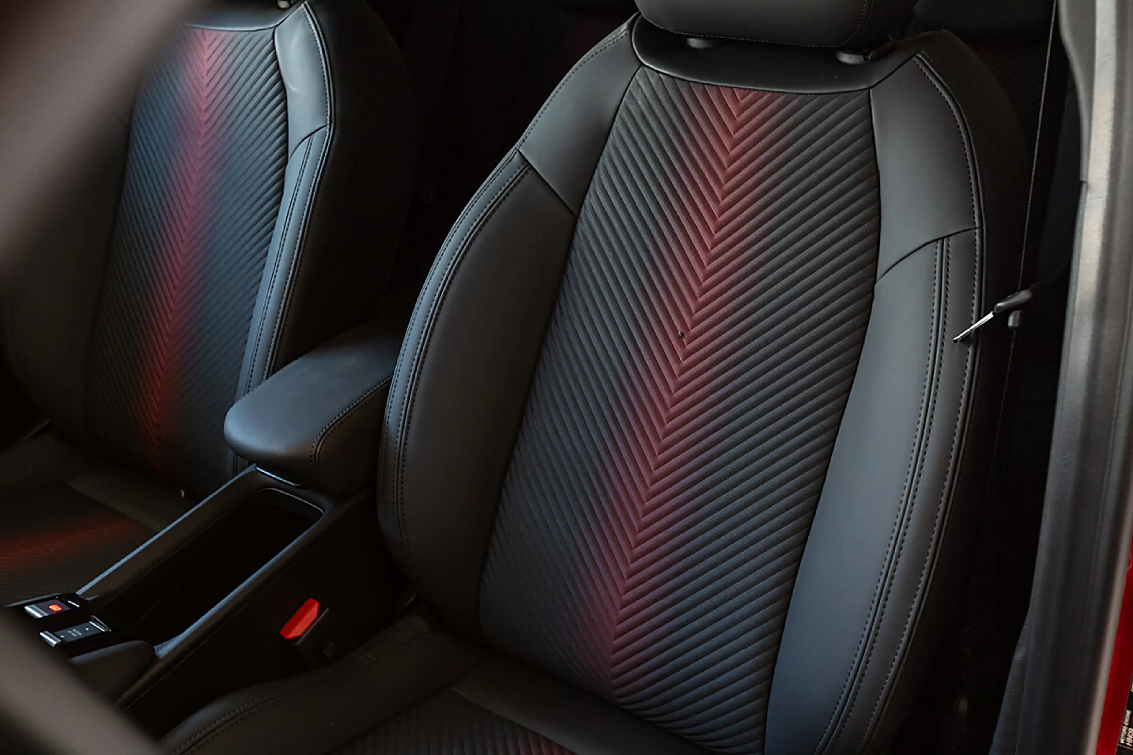 Alfa Romeo Junior 1.2 VGT Mild Hybrid Q4 — photo 12