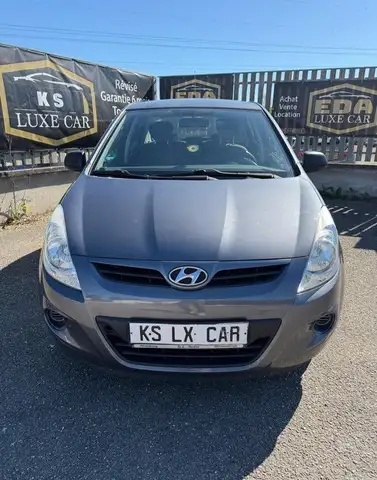 Hyundai i20 1.2i 77 CV 1 ères mains
