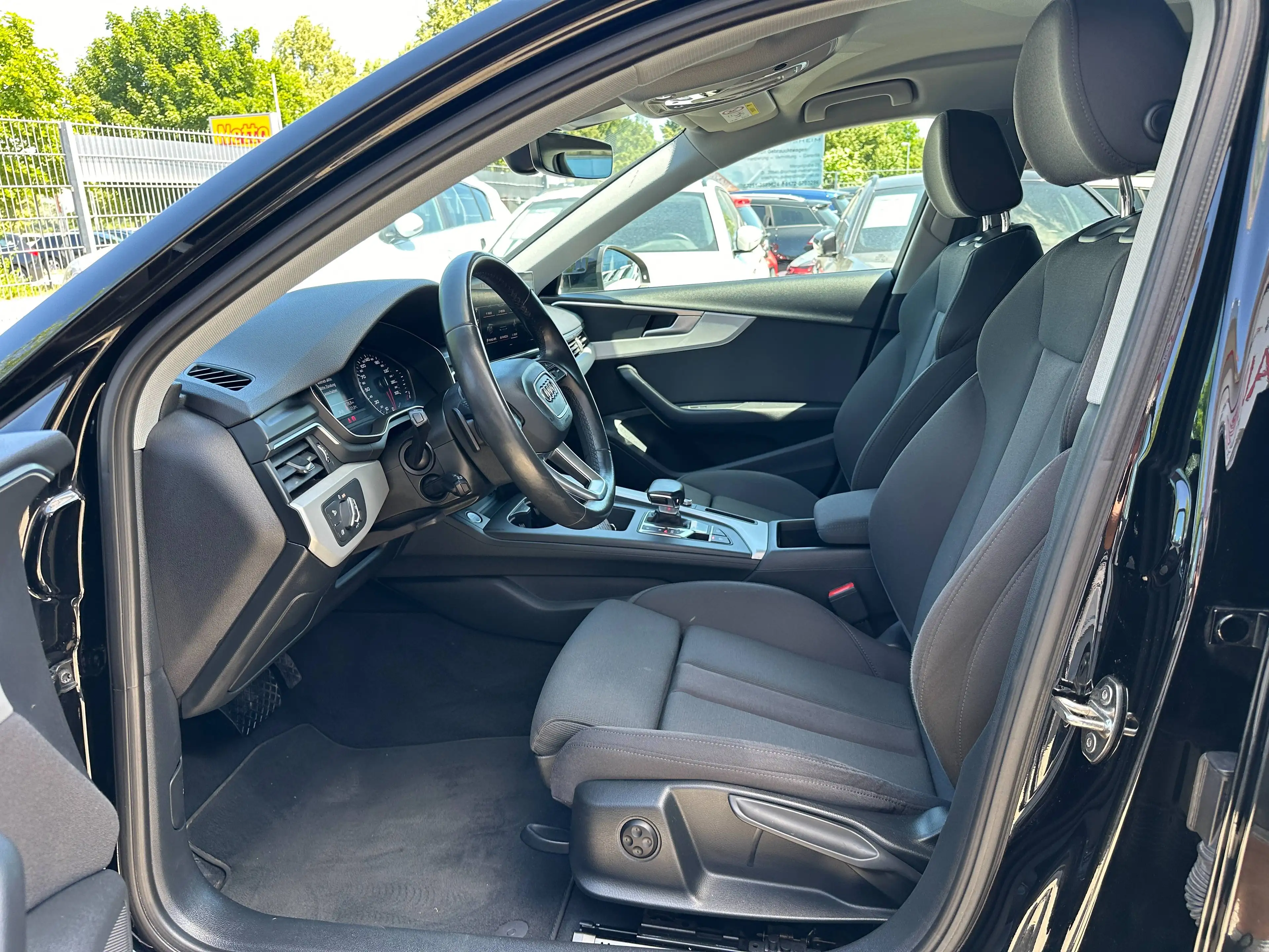 Audi A4 30 TDI*Navi*Virtual*LED*APS*ACC*Temp*Sitzhzg*SR+WR — photo 12