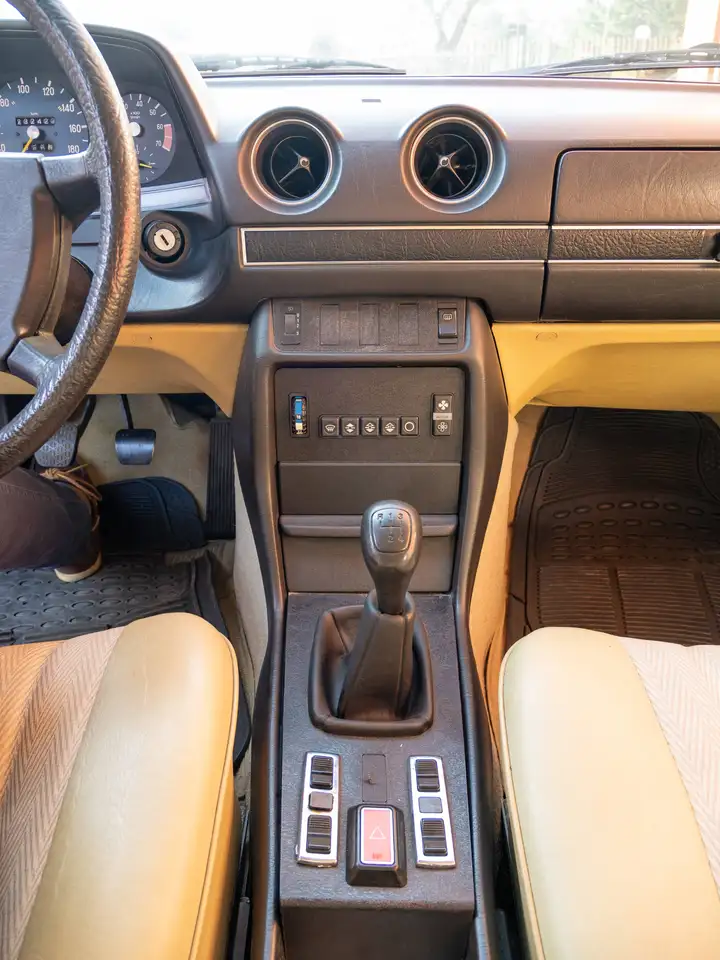 Mercedes-Benz E 230 w123, foto 11