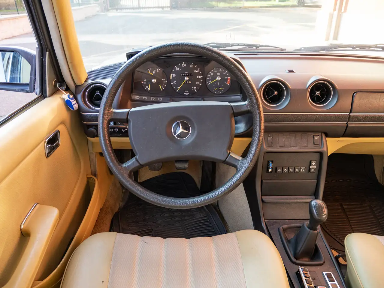 Mercedes-Benz E 230 w123, foto 10
