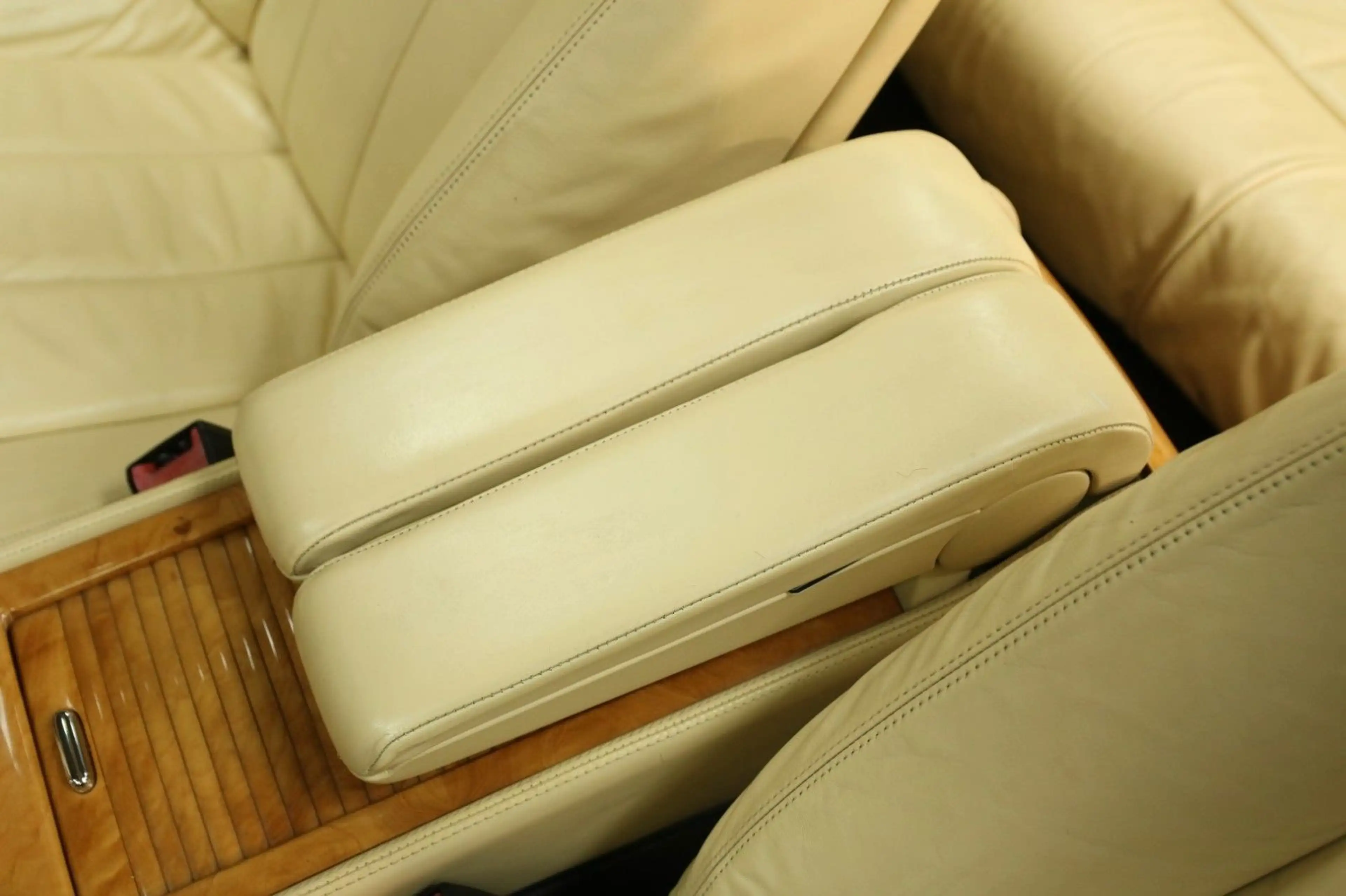 Bentley Azure Cabrio — photo 22