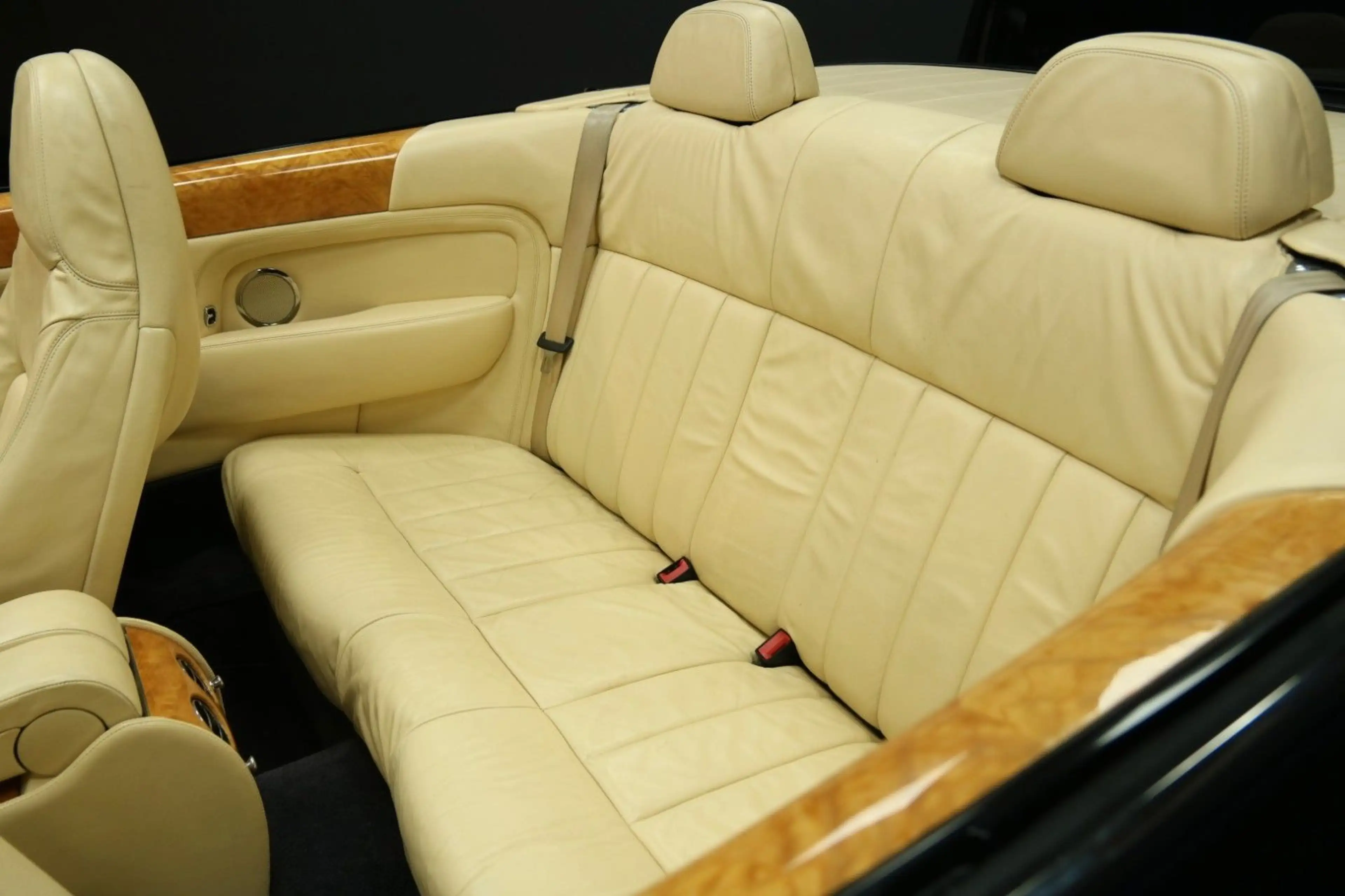 Bentley Azure Cabrio — photo 26