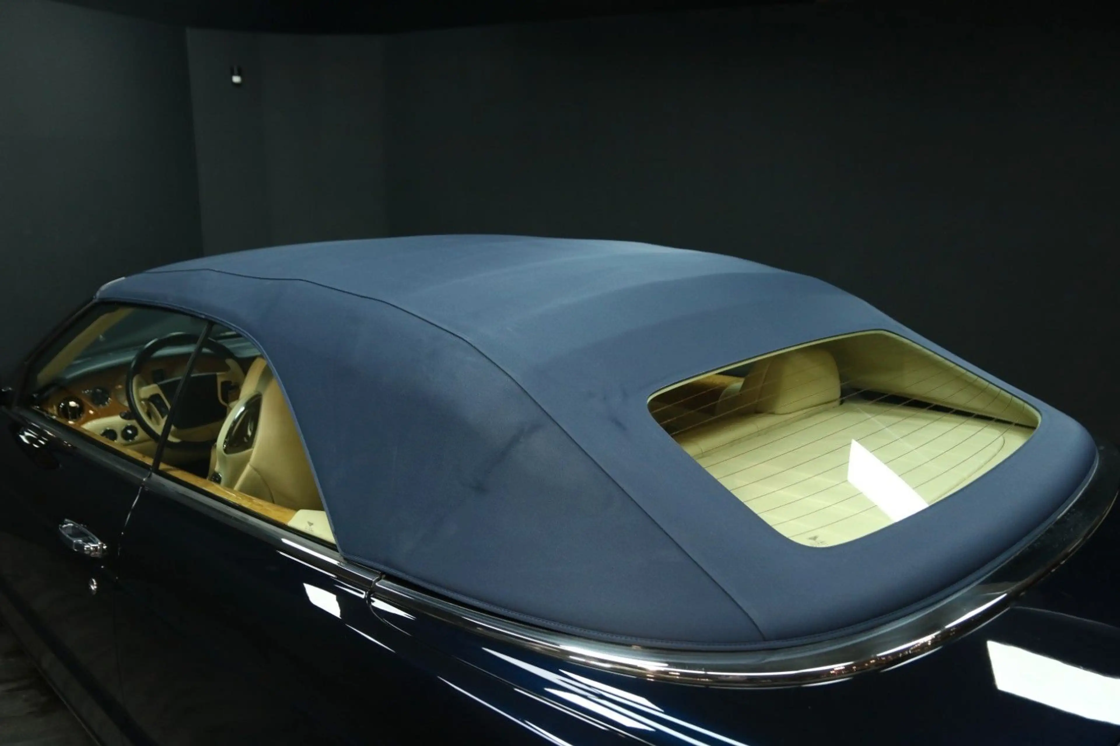 Bentley Azure Cabrio — photo 41