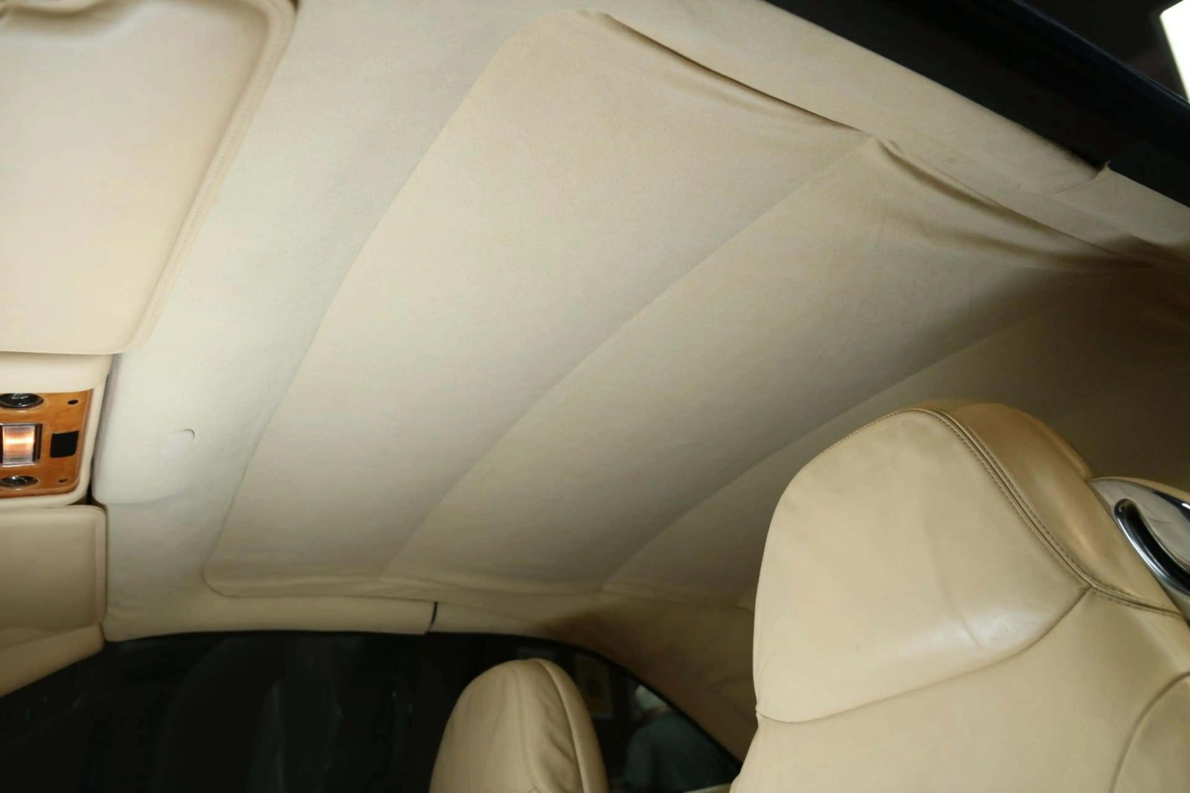 Bentley Azure Cabrio — photo 42