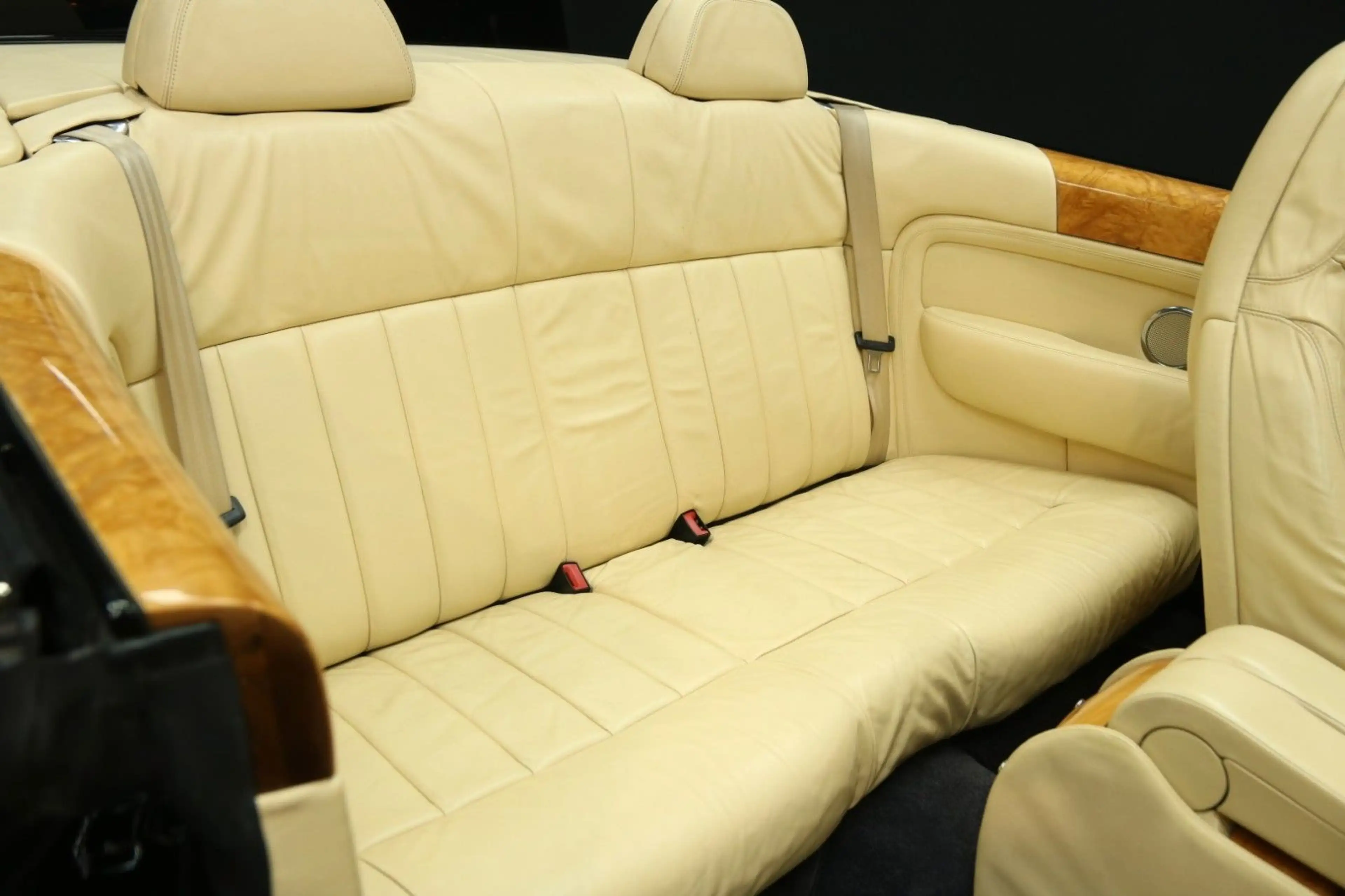 Bentley Azure Cabrio — photo 27