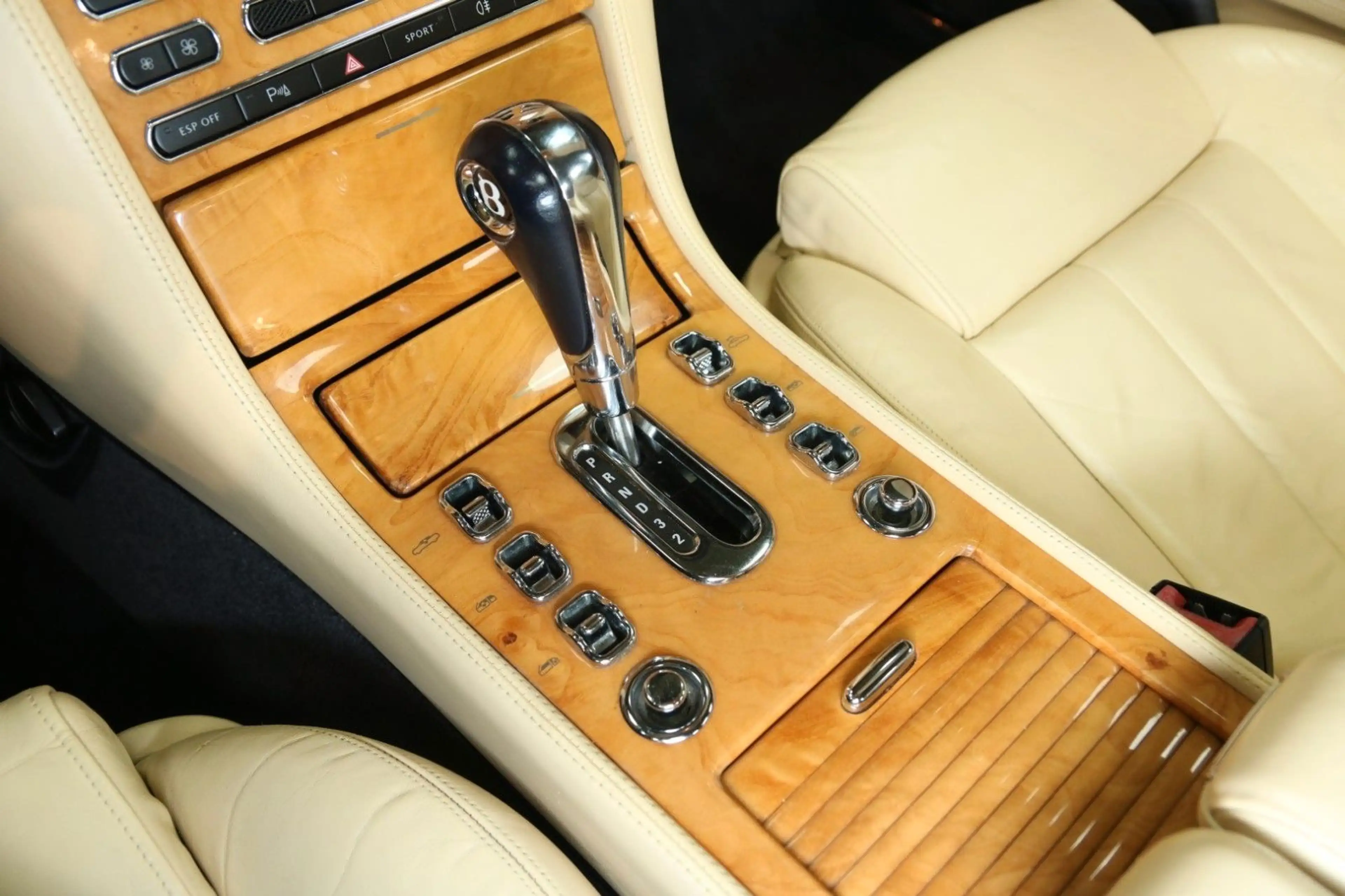 Bentley Azure Cabrio — photo 20