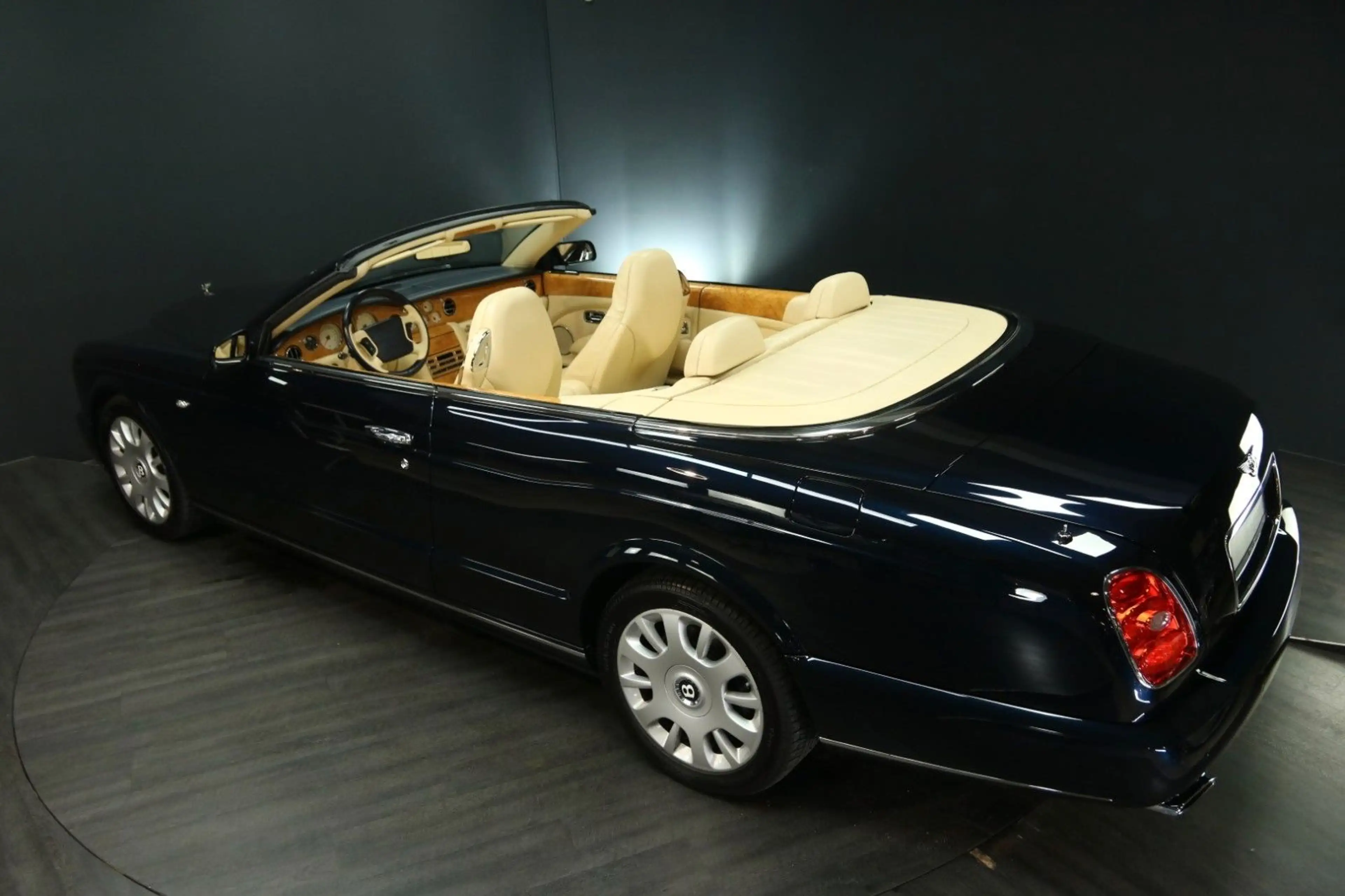 Bentley Azure Cabrio — photo 35