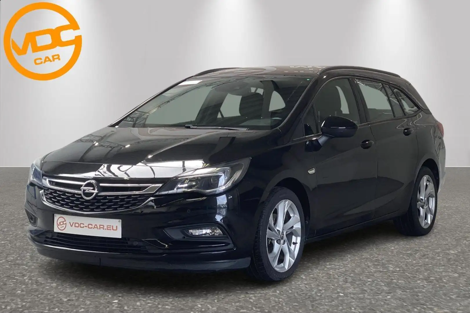 Opel Astra Dynamic Negro - 1