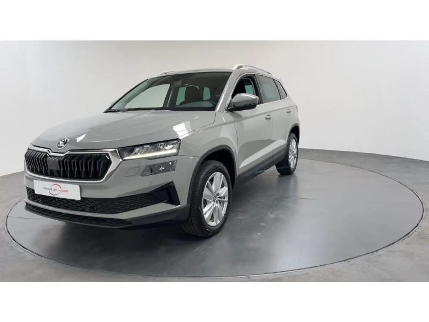 Skoda Karoq Select Gris - 2
