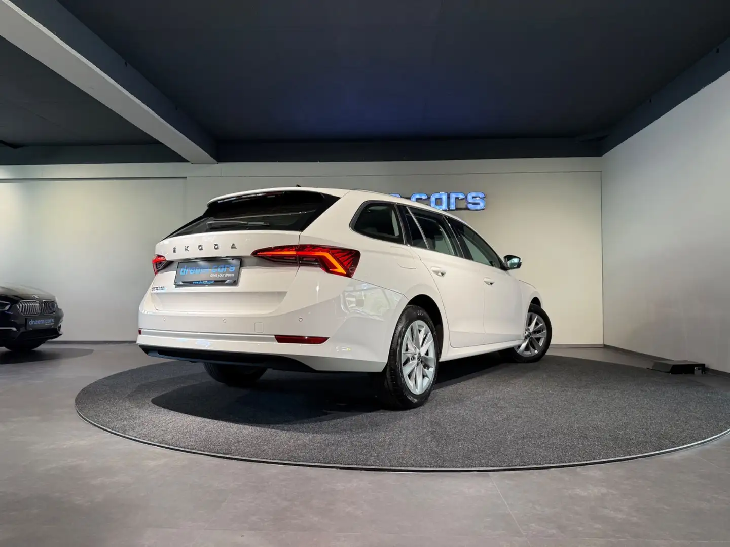 Skoda Octavia 2.0 TDI DPF Premium / Assistenzsysteme / LED / Me Weiß - 2