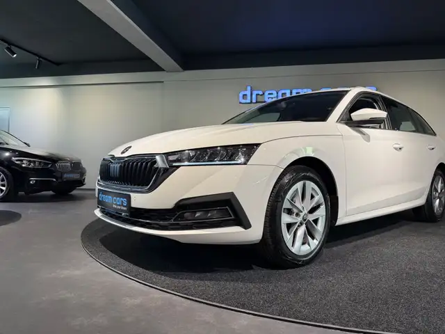 Skoda Octavia view 5