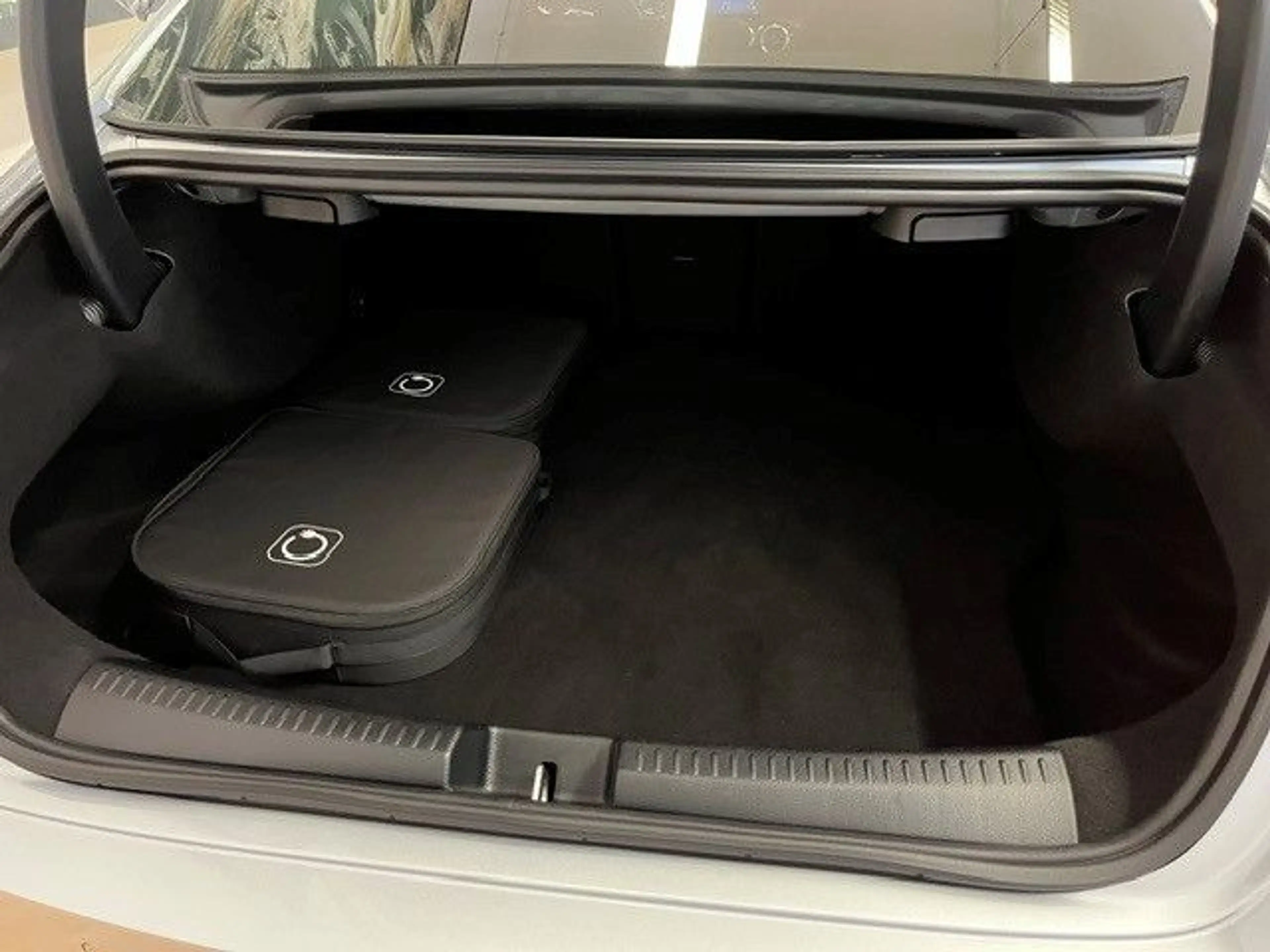Mercedes-Benz CLA 250 e Coupe AMG-Line Panorama Soundsystem — photo 12