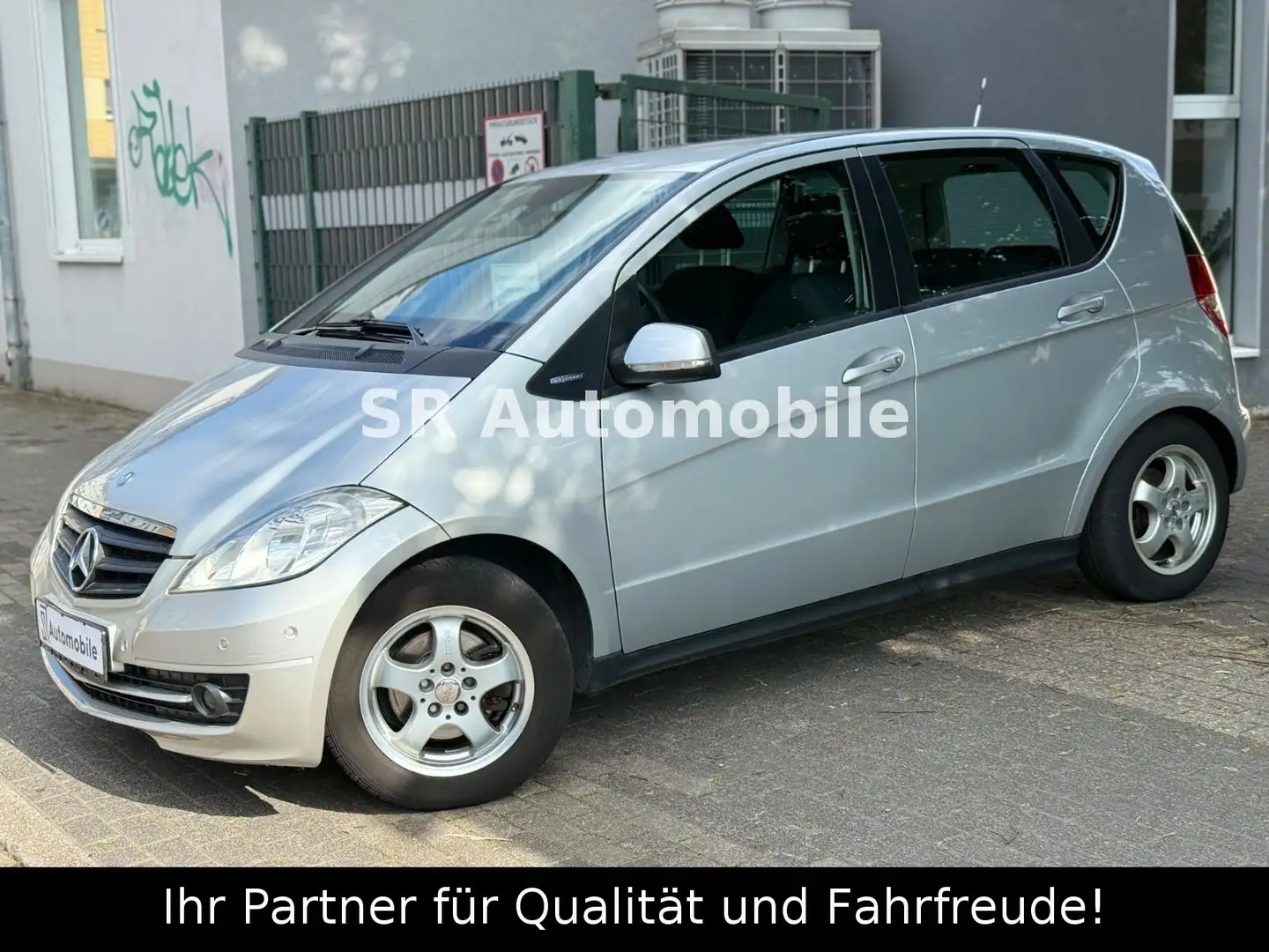Mercedes-Benz A 180 2.HAND*KLIMAANLAGE*SHZ*PDC* Argent - 1