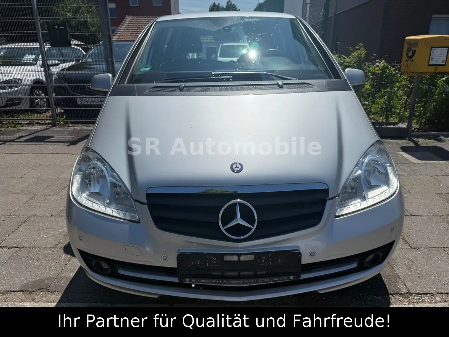 Mercedes-Benz A 180 2.HAND*KLIMAANLAGE*SHZ*PDC* Silber - 1