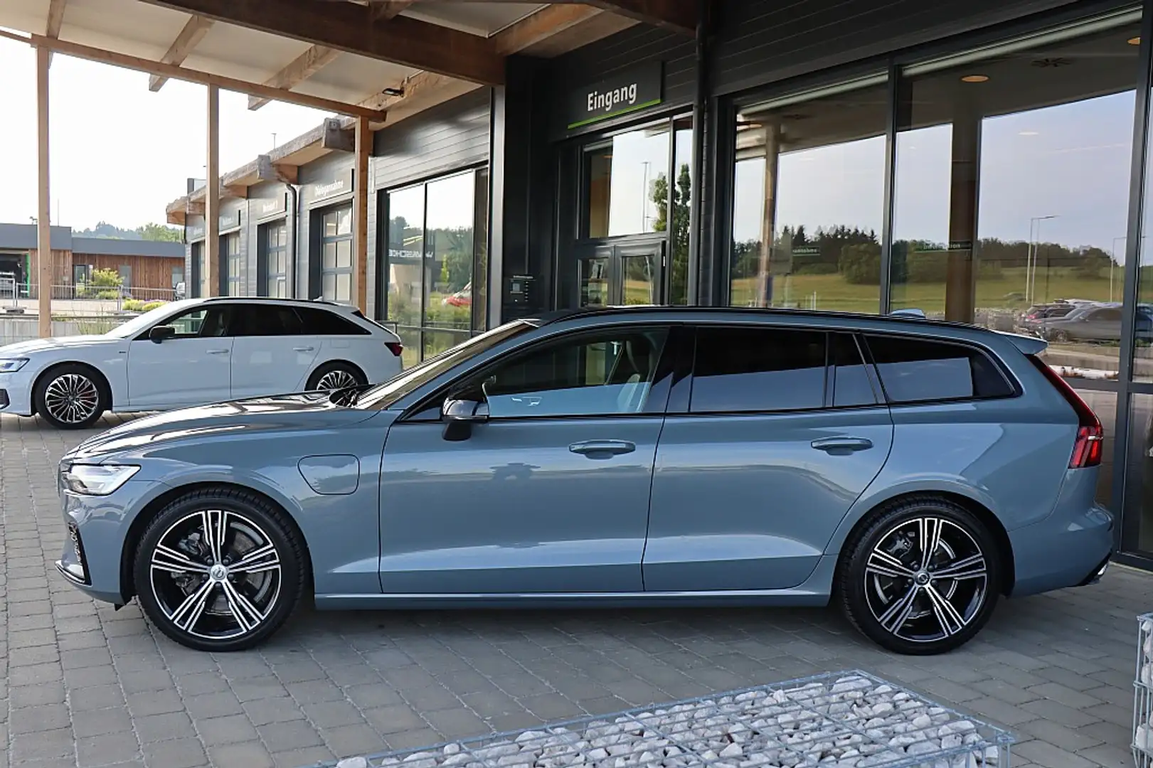 Volvo V60 T6 AWD Recharge PHEV R-Design Geartronic ACC, H... Gris - 2